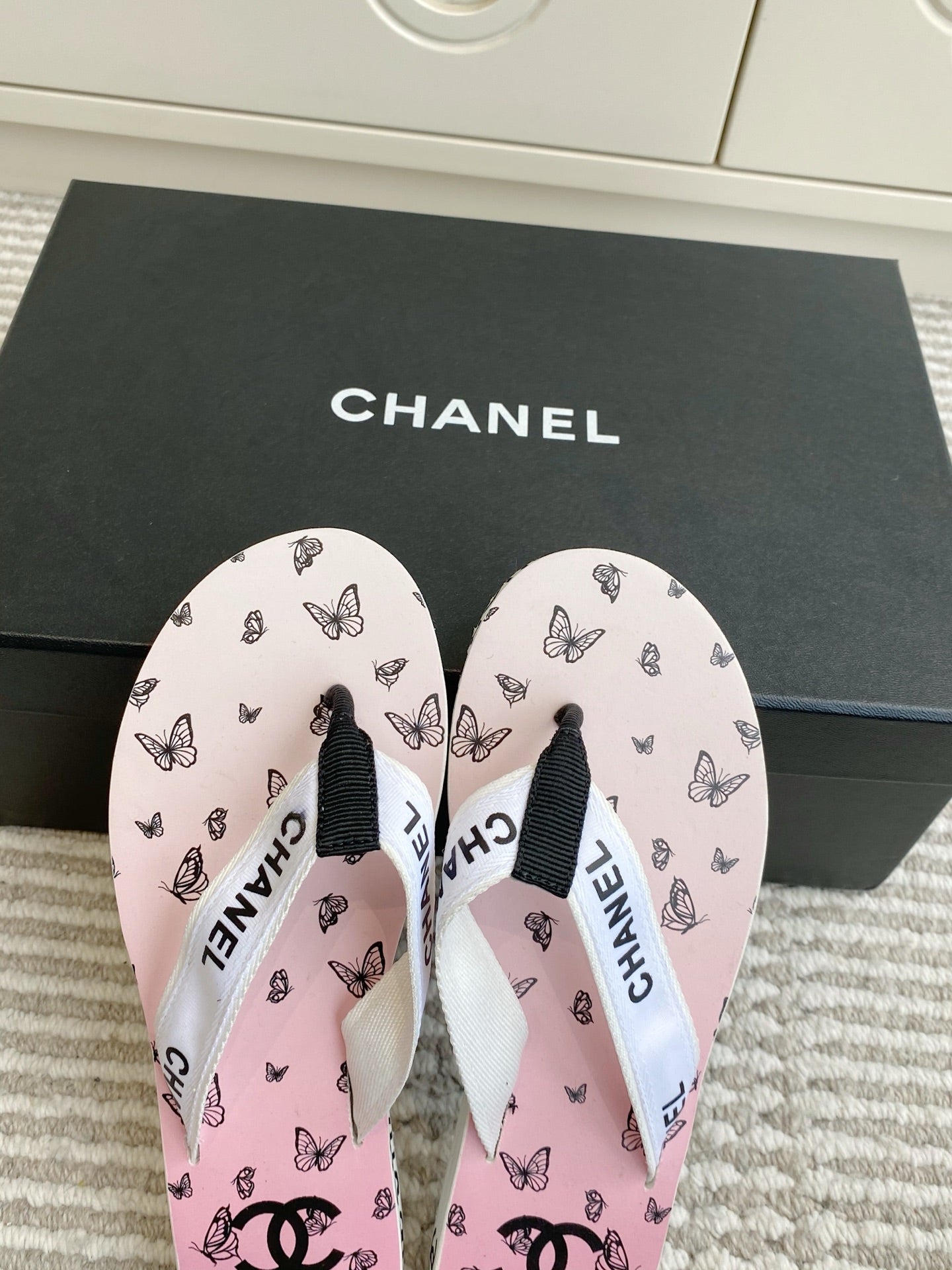 CC 26s Thong Sandals Pink Pastel Rubber Leather 647682