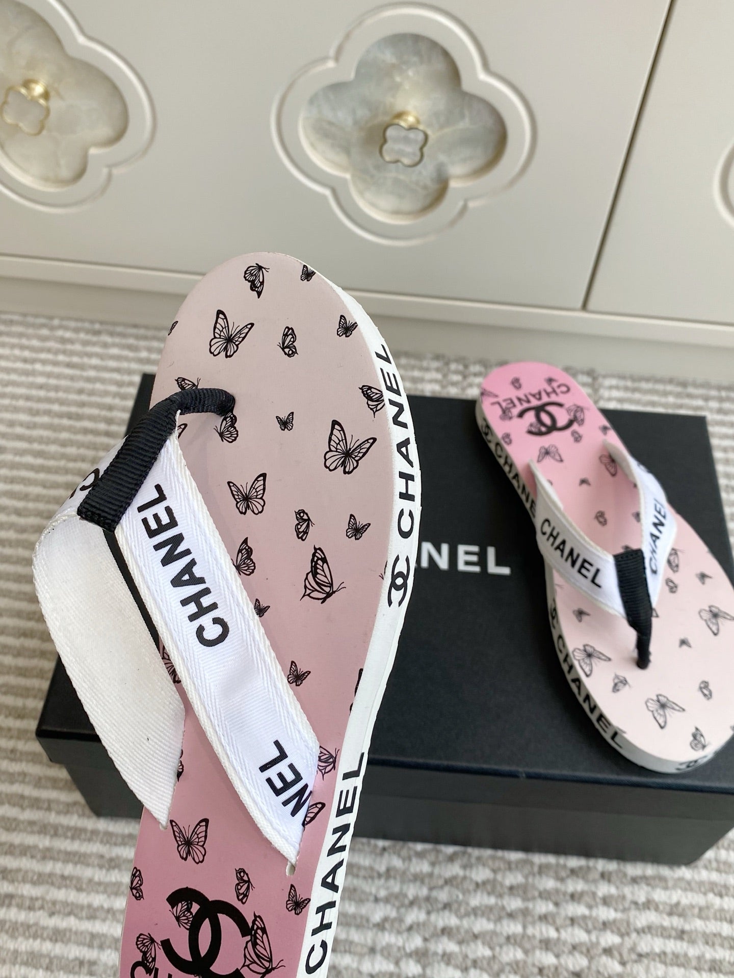 CC 26s Thong Sandals Pink Pastel Rubber Leather 647682