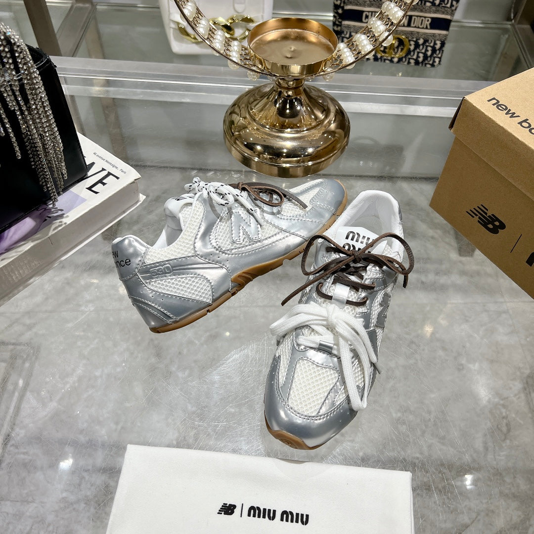 Miu Miu Pre-Owned x New Balance 550 Sneakers Silver White Cowhide Mesh 155323