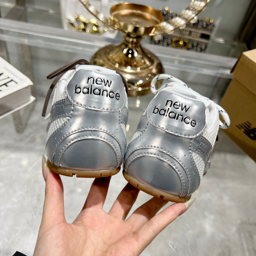 Miu Miu Pre-Owned x New Balance 550 Sneakers Silver White Cowhide Mesh 155323