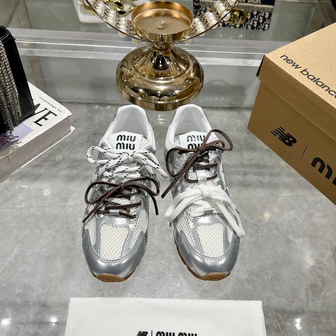 Miu Miu Pre-Owned x New Balance 550 Sneakers Silver White Cowhide Mesh 155323