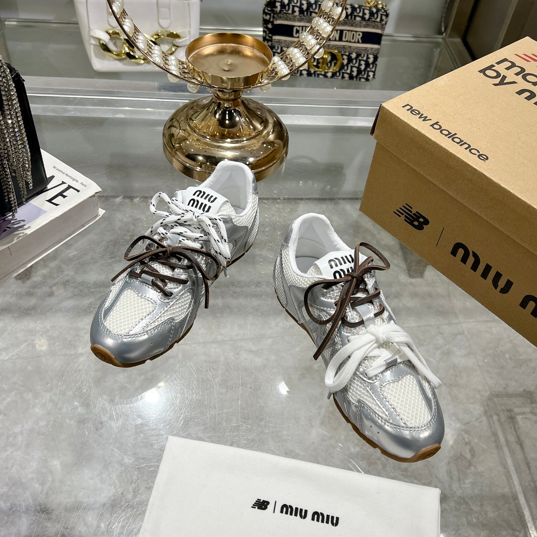 Miu Miu Pre-Owned x New Balance 550 Sneakers Silver White Cowhide Mesh 155323