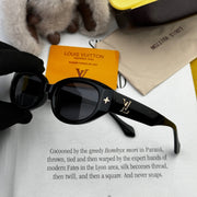 CAT EYE SUNGLASSES L1335 IN BLACK ACETATE