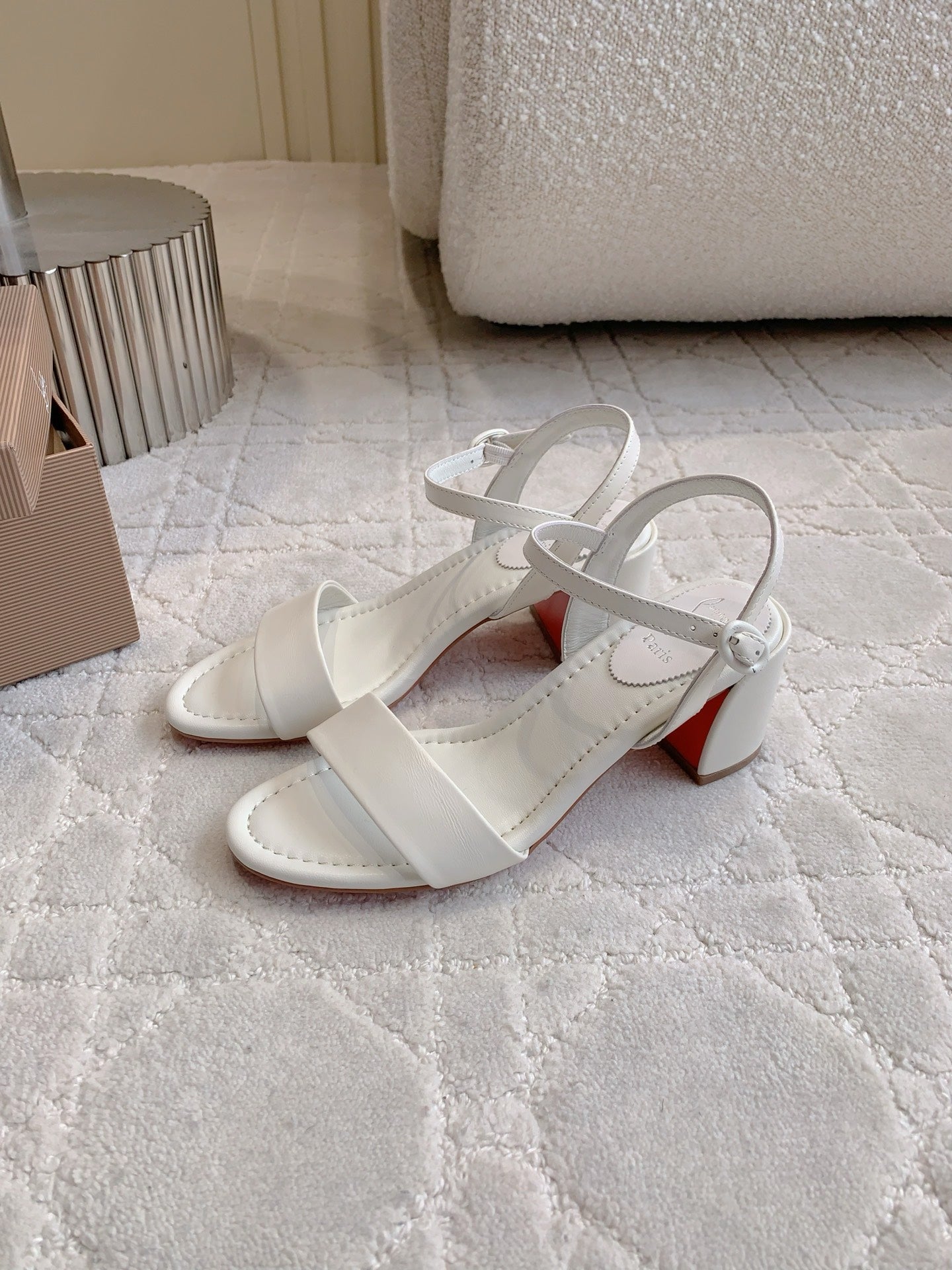CL Simple Sandals White Sheepskin 328457