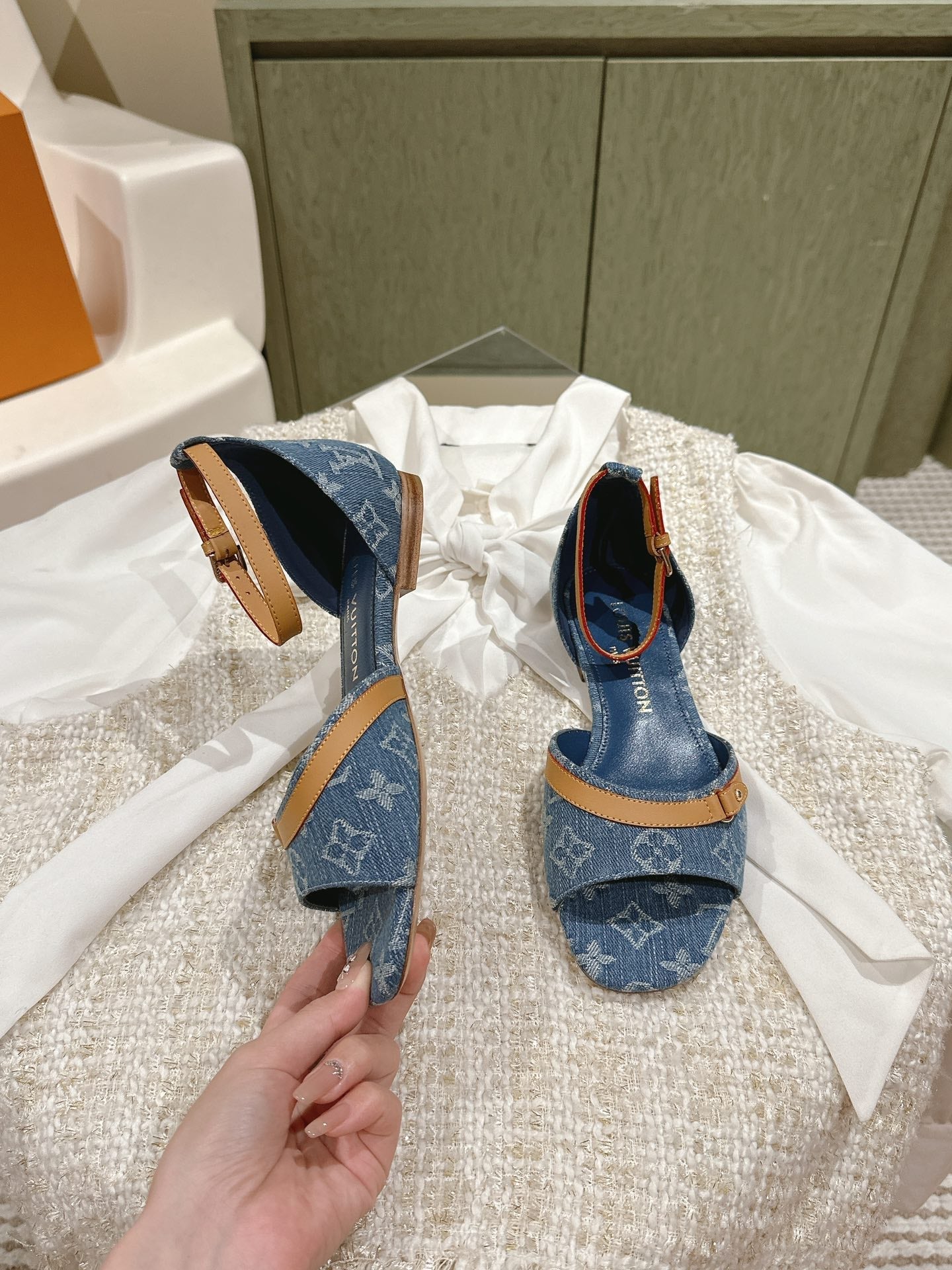 LV 26ss Sandals Blue Monogram Denim 656943