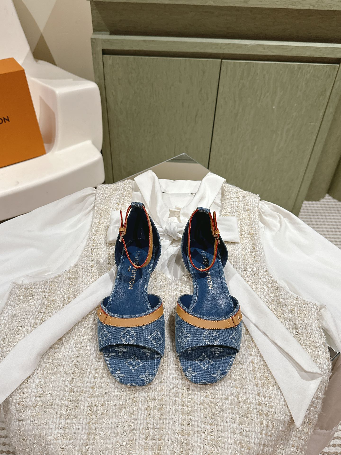 LV 26ss Sandals Blue Monogram Denim 656943