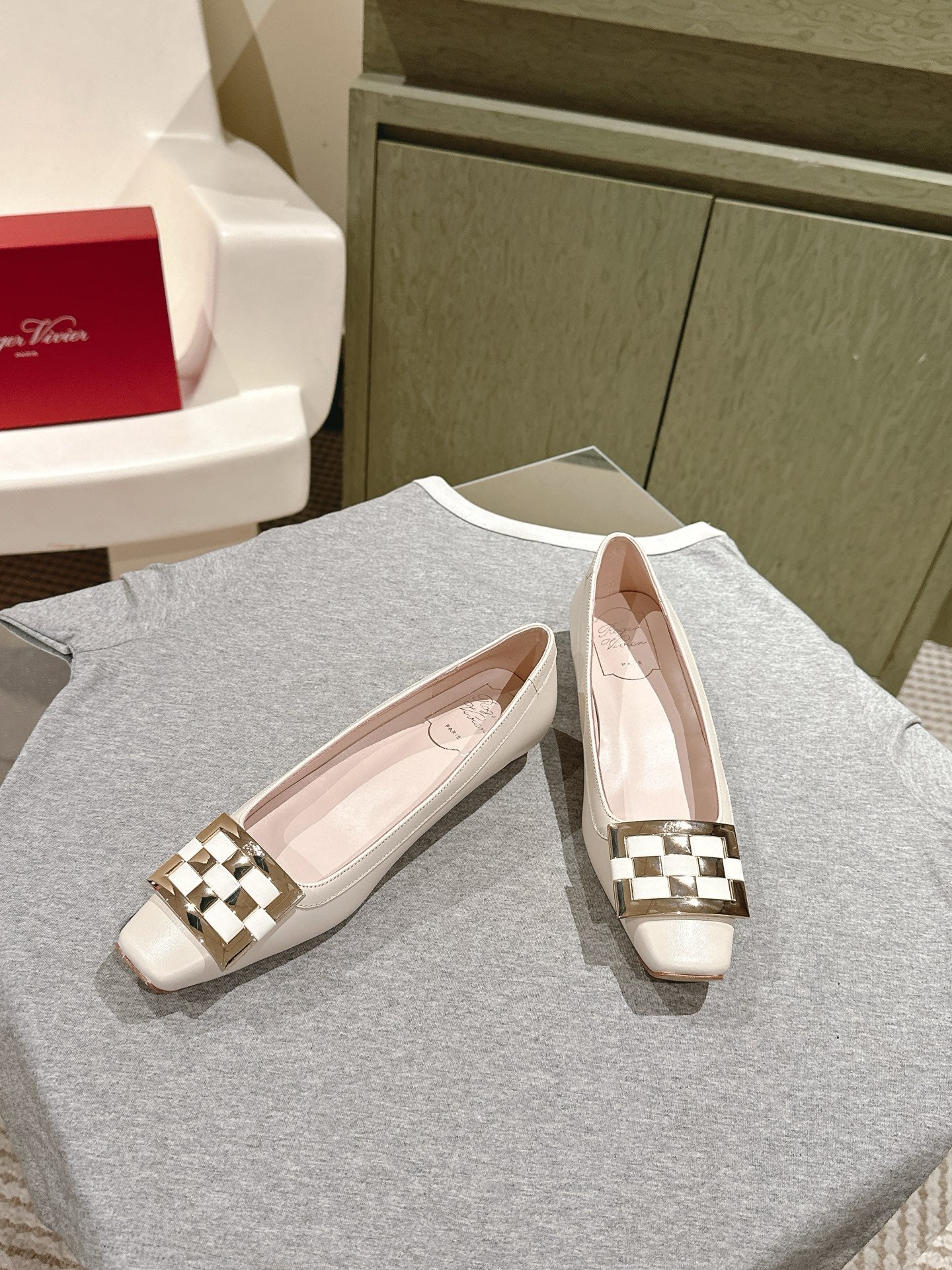 Viv 25 Jewel Flats Beige Imported Cowhide 241906