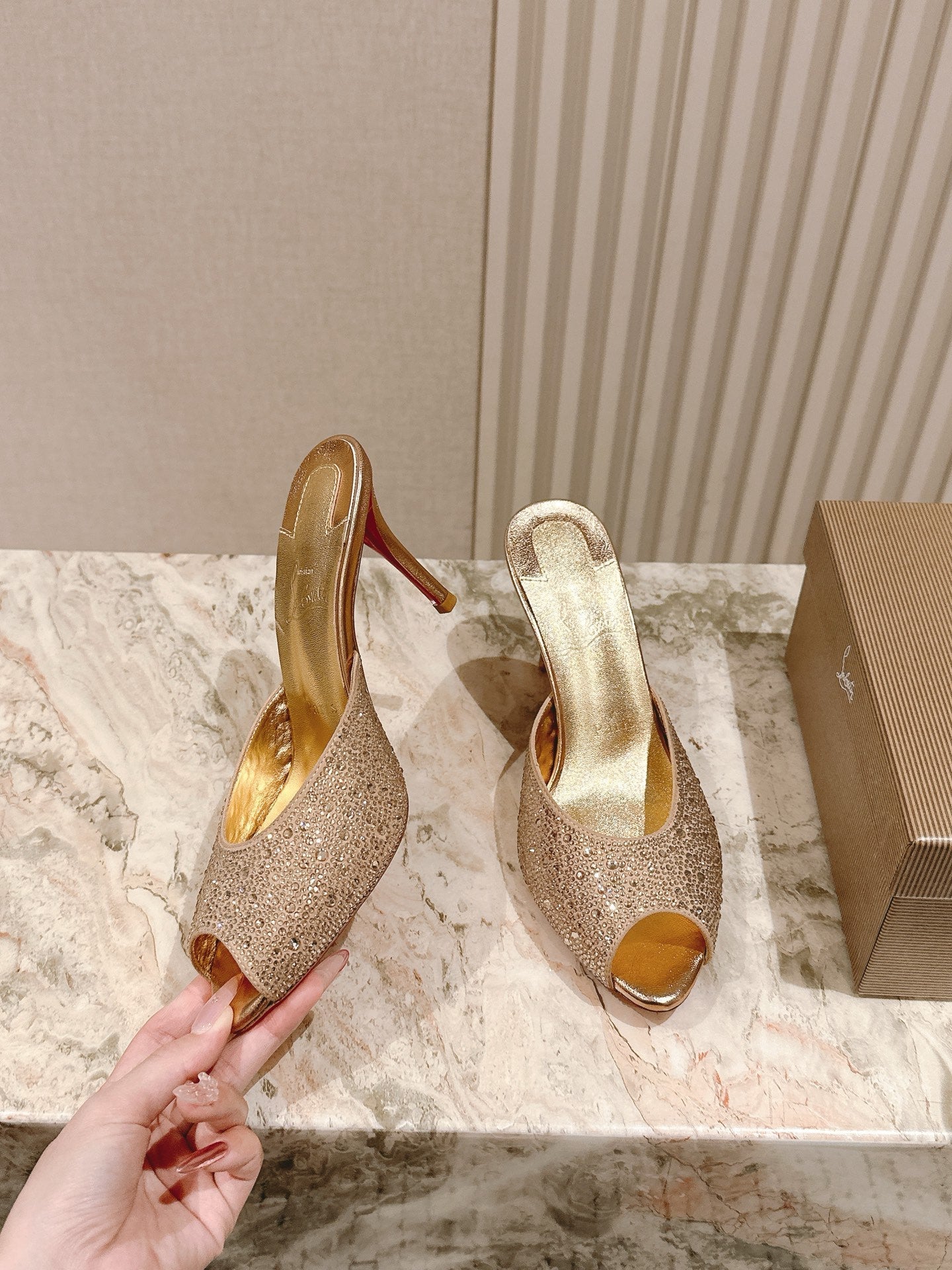 CL 25 Mules Gold Imported Original Special 346327