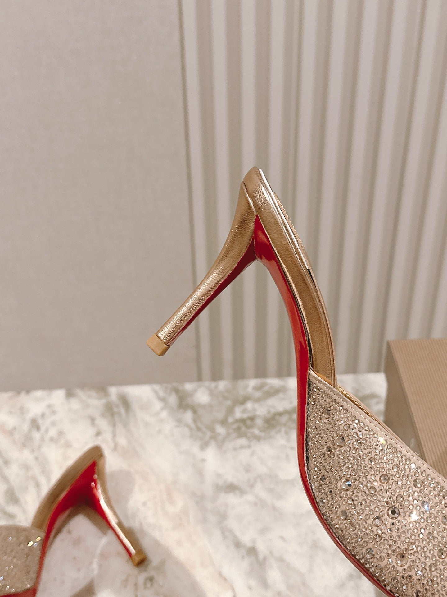CL 25 Mules Gold Imported Original Special 346327