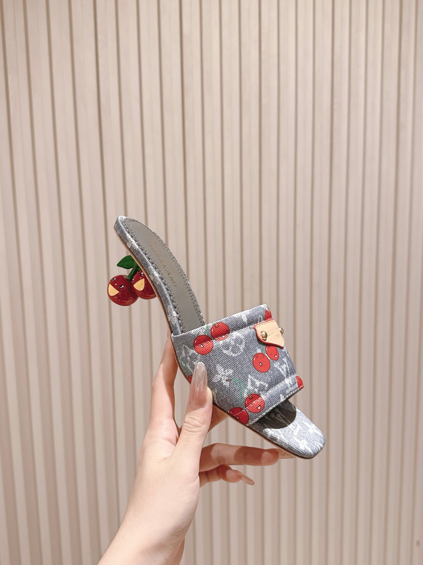 LV 26ss Slippers 45 Gray Denim Leather 656925