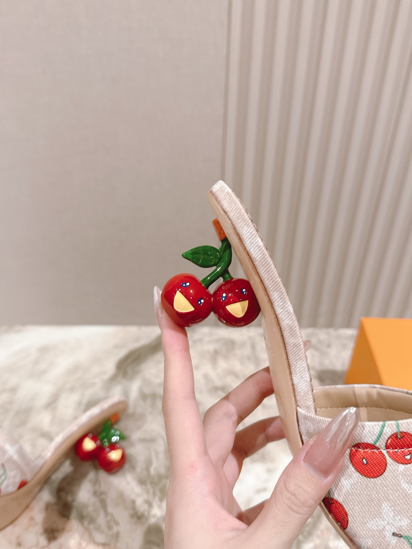 LV 26ss Slippers 45 Beige Red Denim Leather 656927