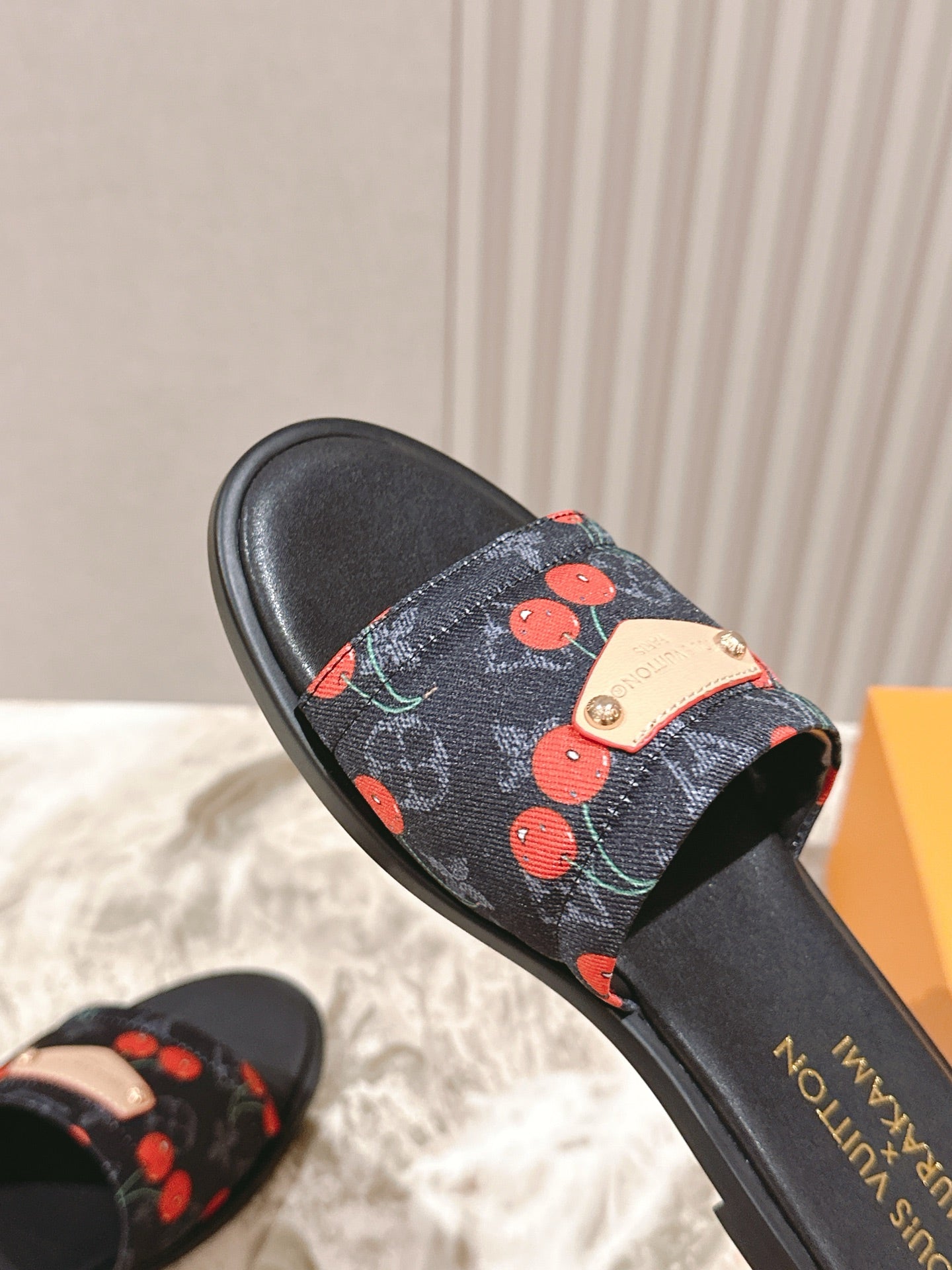 LV 26ss Slippers Navy Blue Black Red Denim Leather 656929