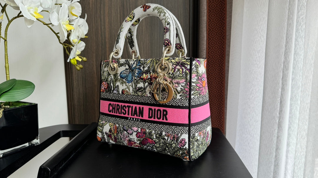 medium lady 24 black pink flower embroidery