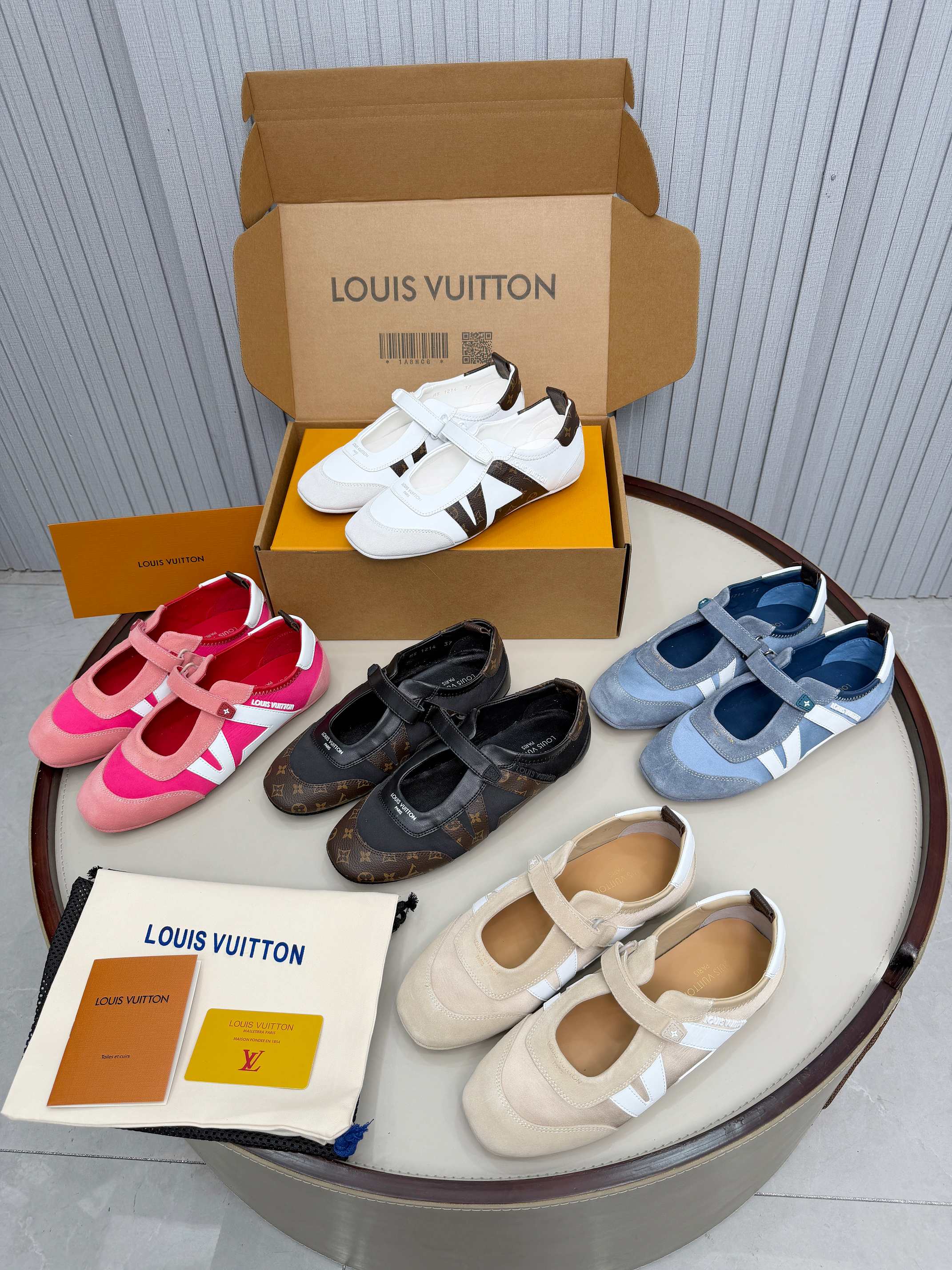 LV 26ss Sneakerina Mary Jane Pink White Suede 674021