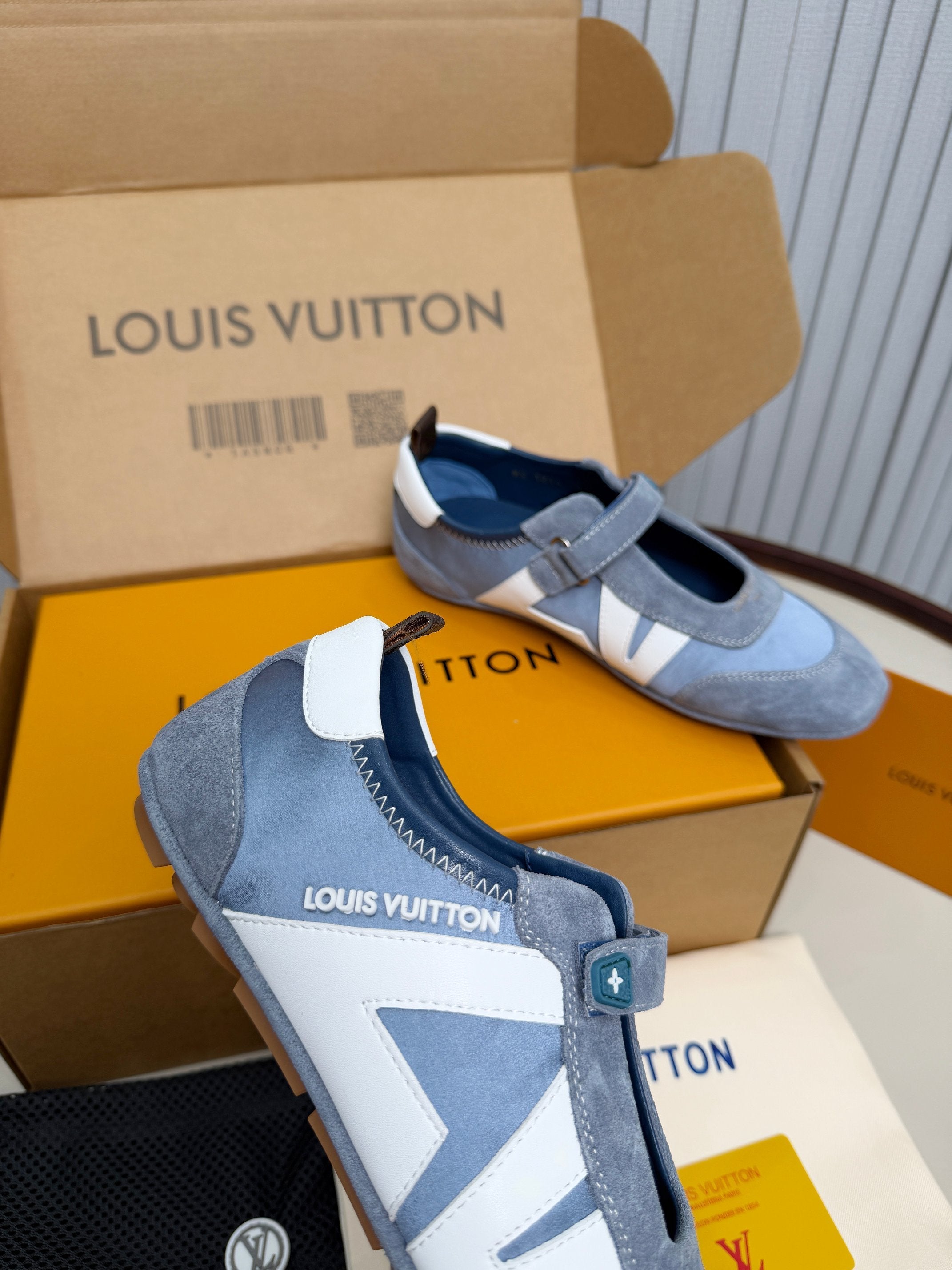 LV 26ss Sneakerina Mary Jane Blue White Suede 674022