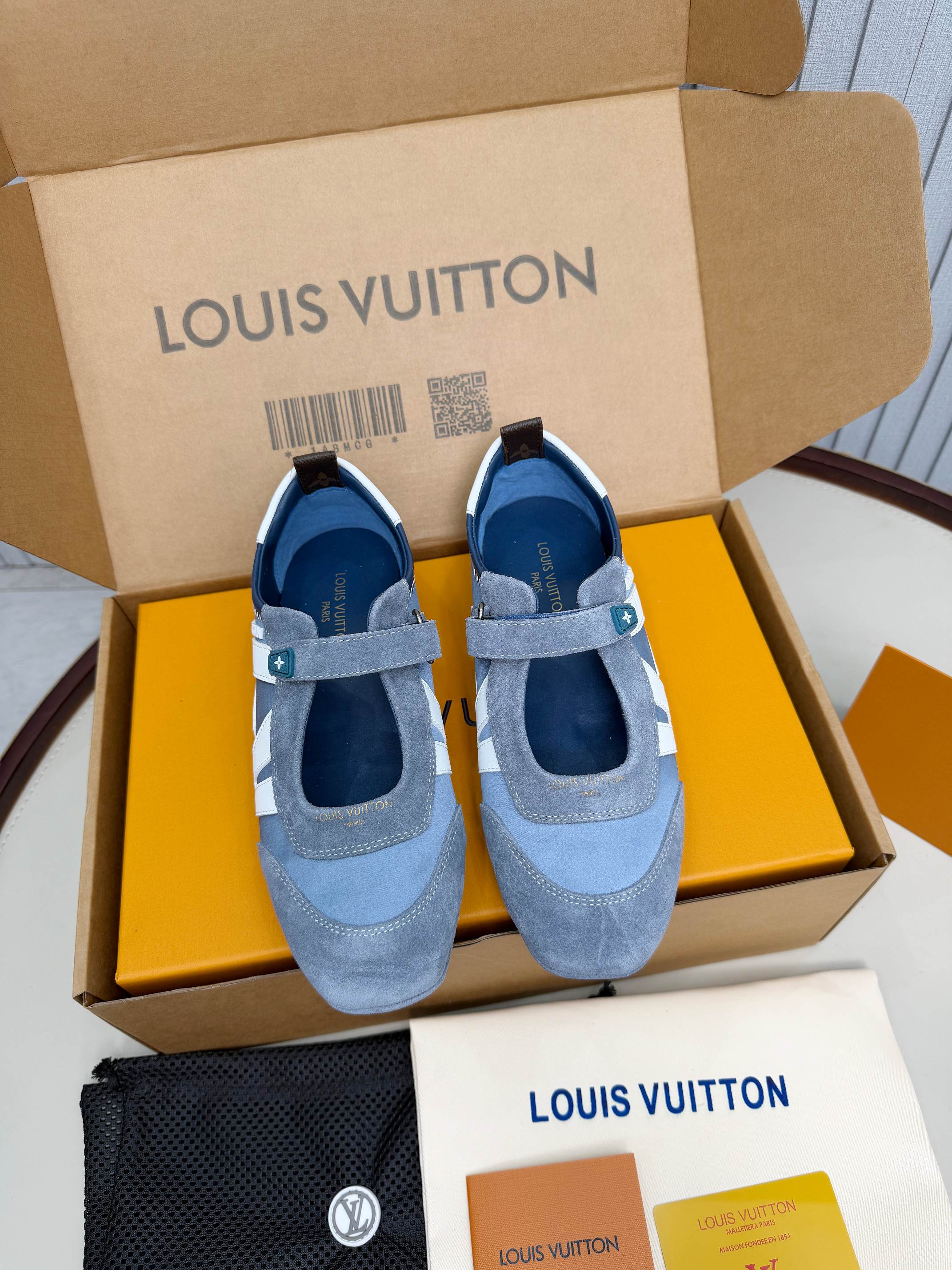 LV 26ss Sneakerina Mary Jane Blue White Suede 674022