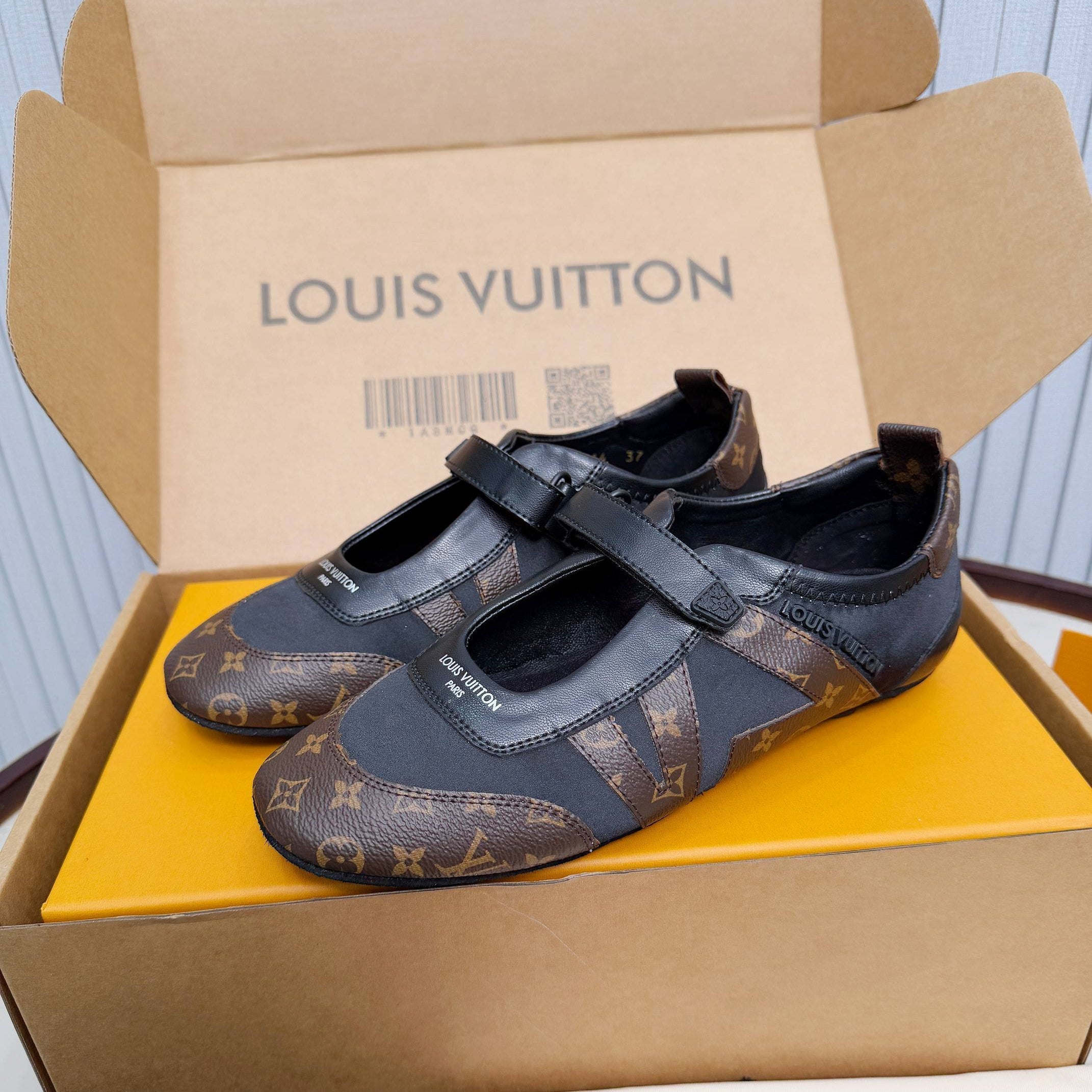 LV 26ss Sneakerina Mary Jane Black Brown Cowhide 674023