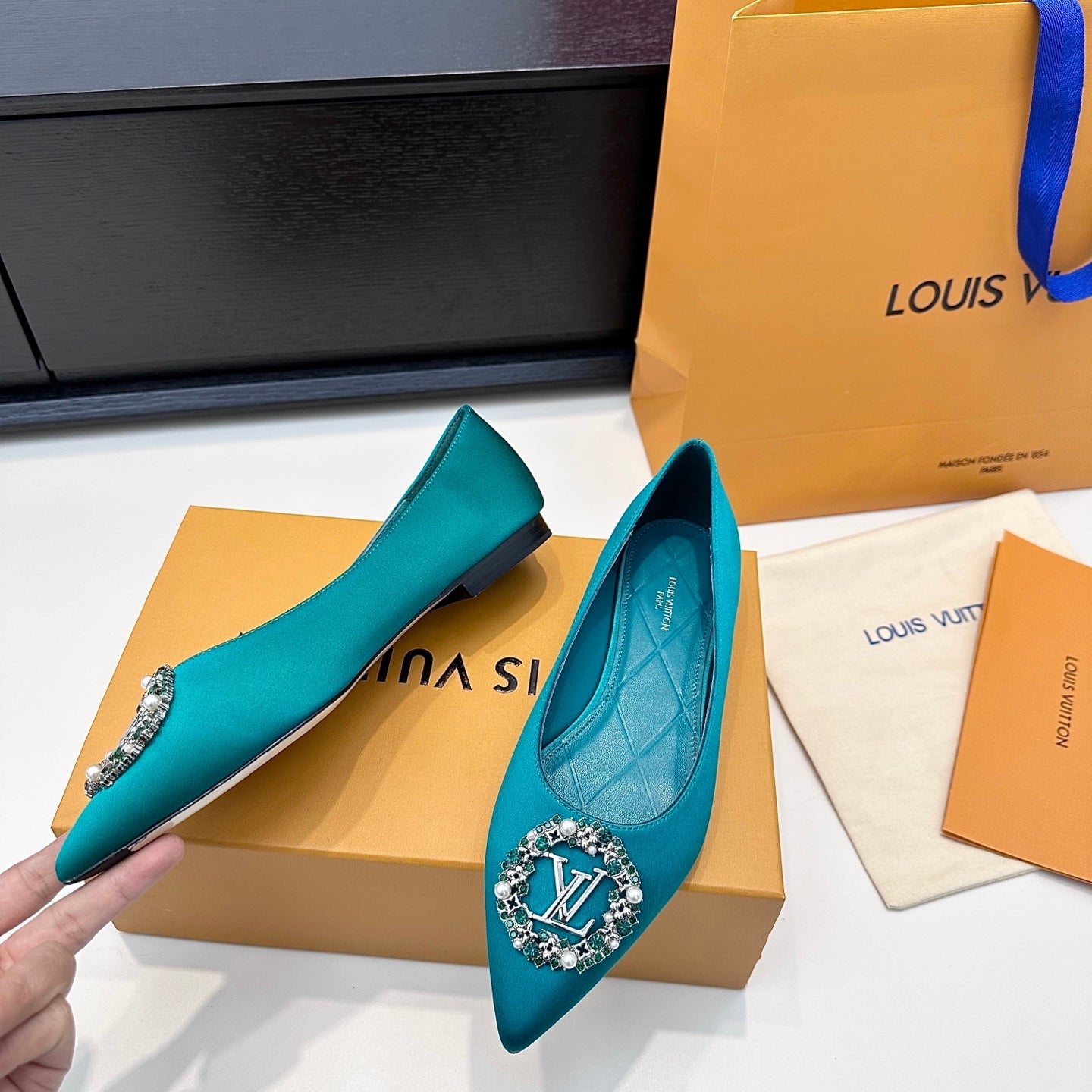 LV 26s Pointed-Toe Ballet Flat Teal Blue Premium Satin 622437