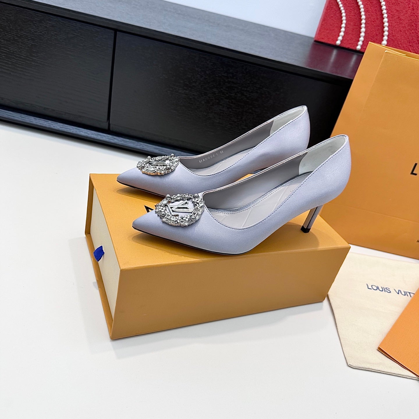 LV 26s  Pointed-Toe High Heels 75 Light Lavender Premium Satin 622443