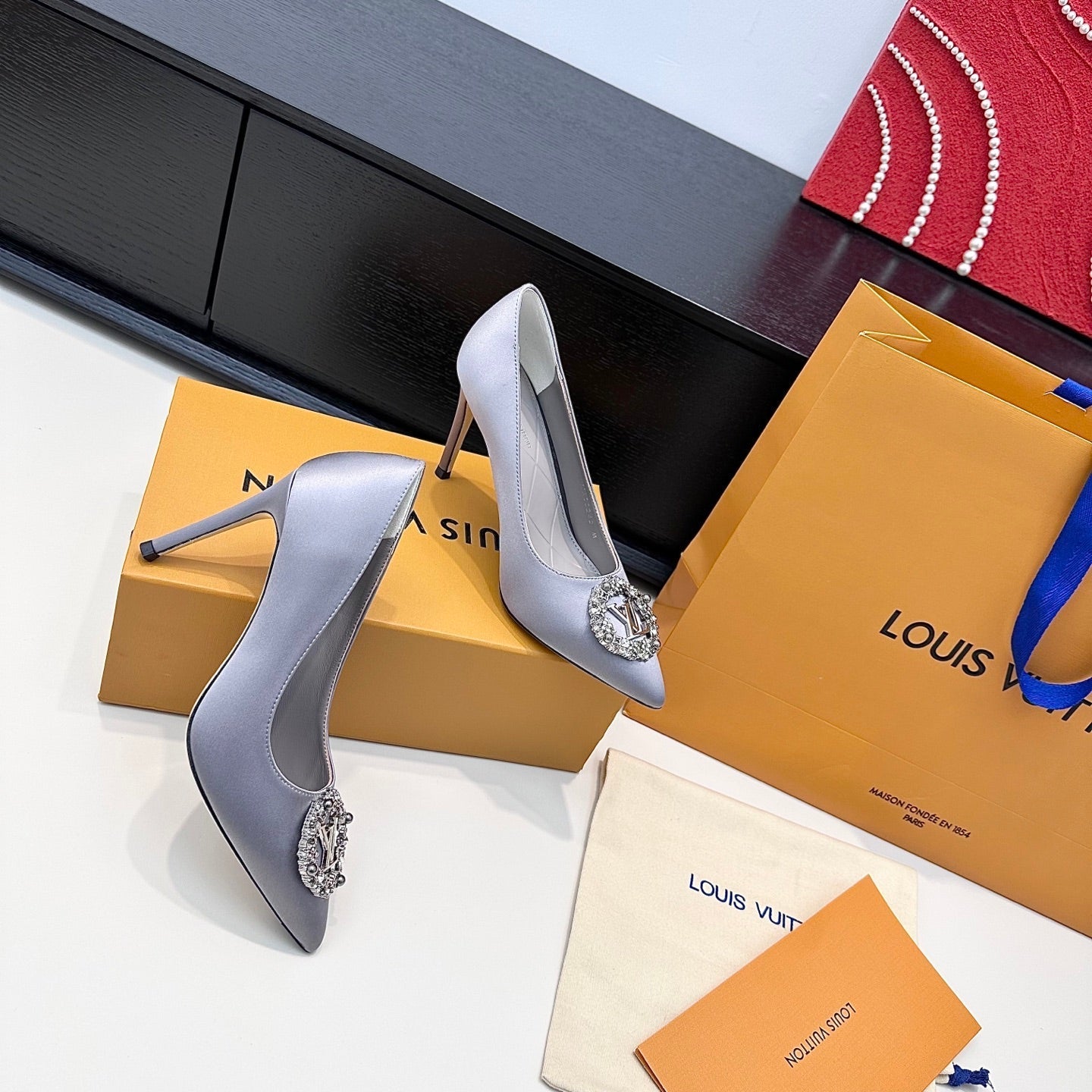 LV 26s  Pointed-Toe High Heels 95 Light Lavender Premium Satin 622444