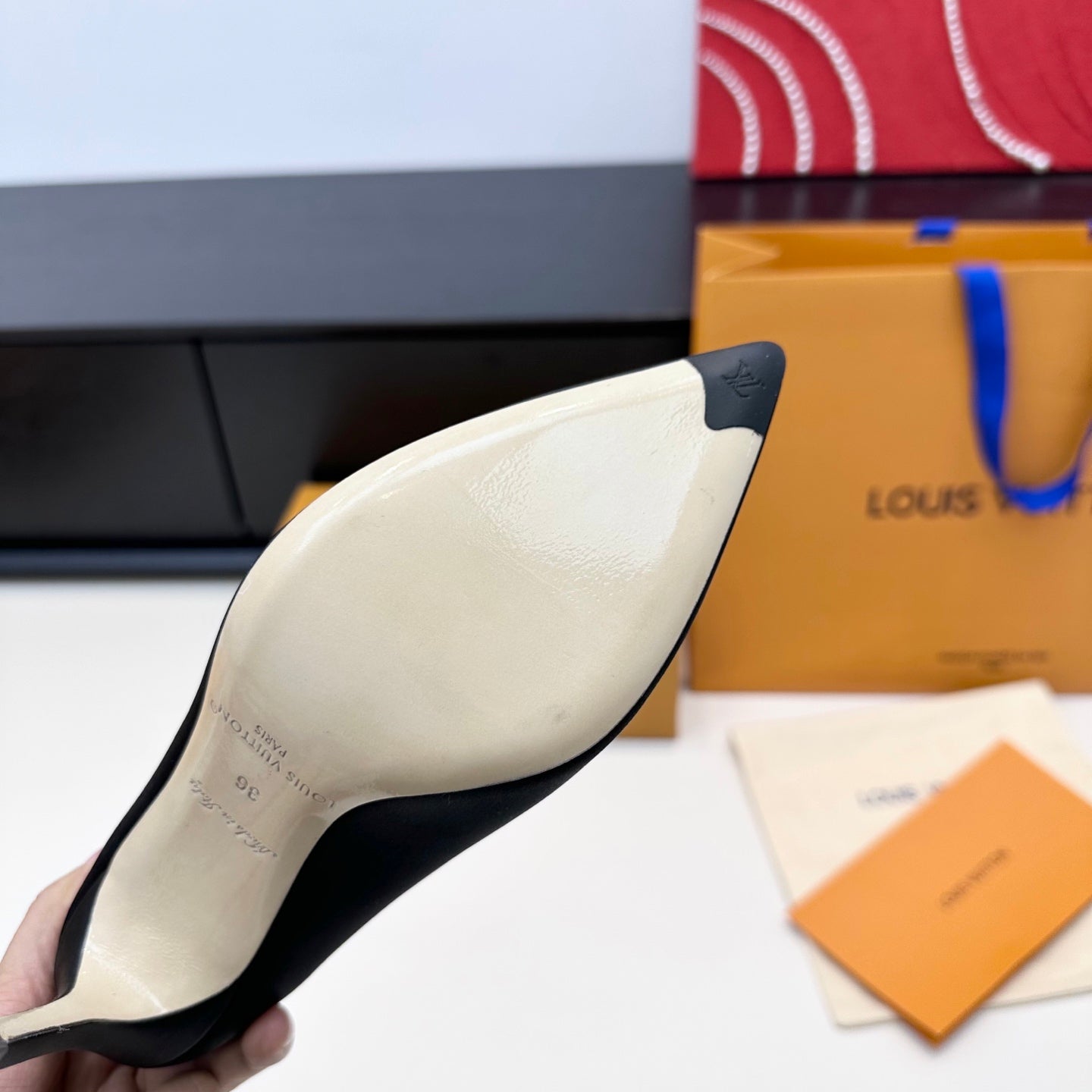 LV 26s  Pointed-Toe High Heels 95 Black Premium Satin 622452