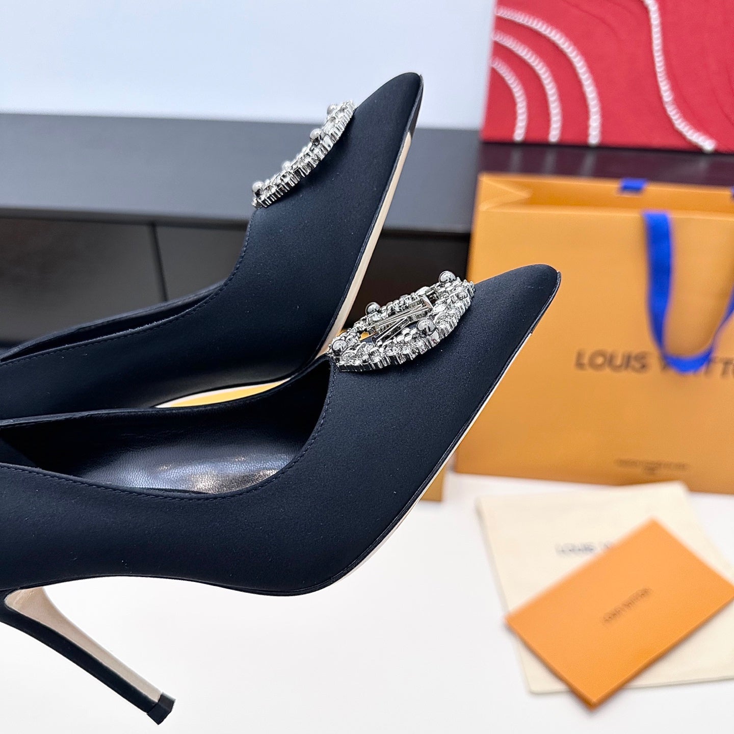 LV 26s  Pointed-Toe High Heels 95 Black Premium Satin 622452