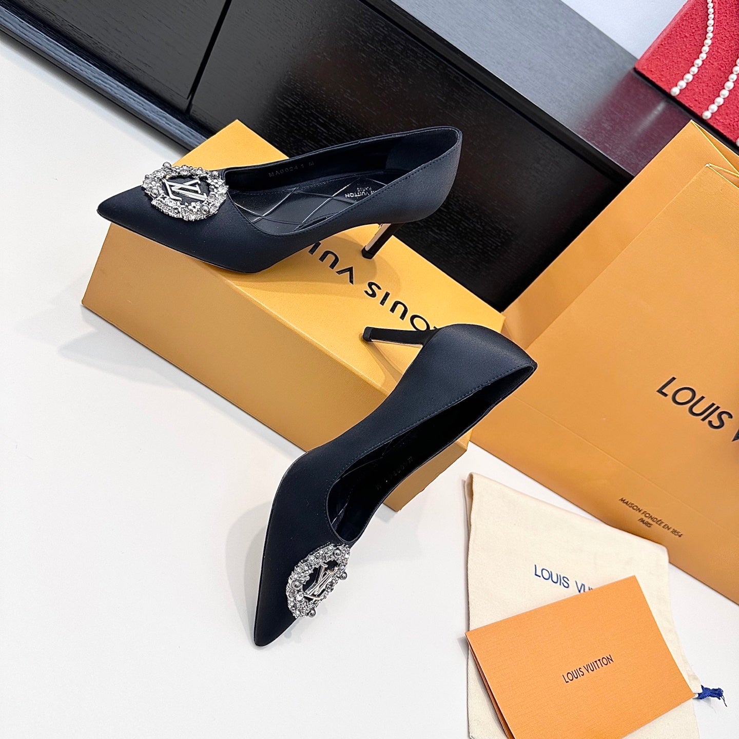 LV 26s  Pointed-Toe High Heels 75 Black Premium Satin 622453