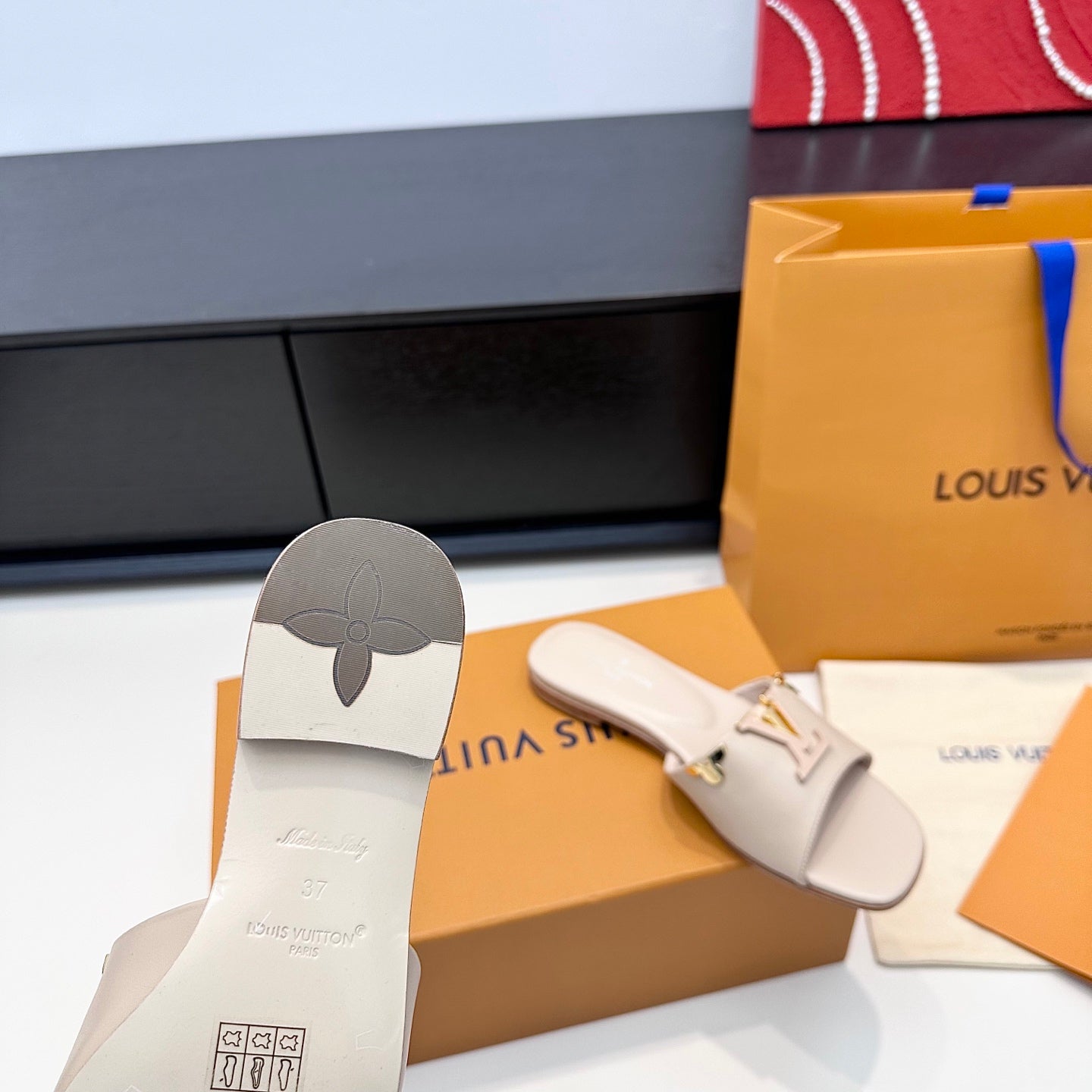 LV 26s V-Buck Sandals Light Beige Calfskin 622393