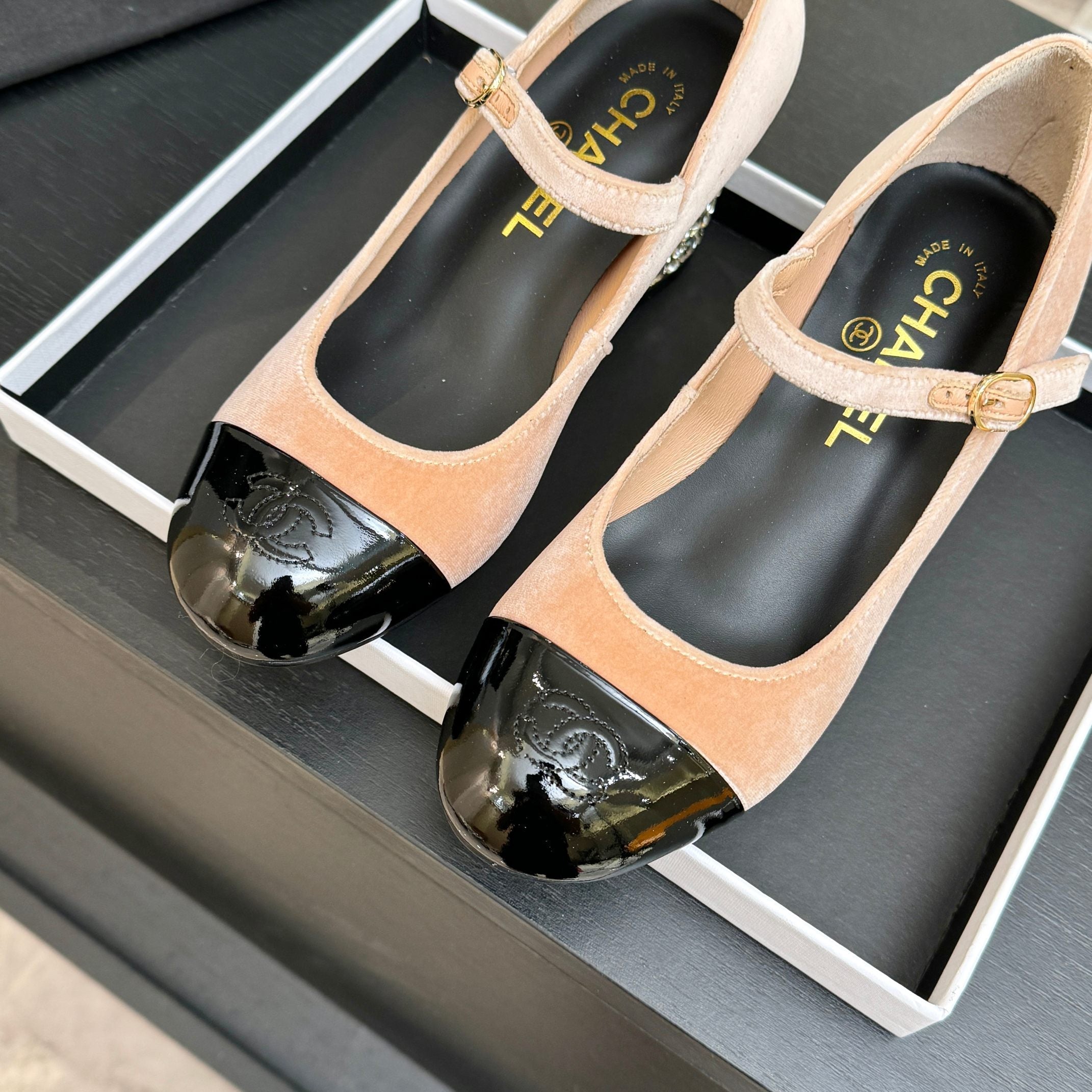 CC 2026 Mary Jane 65 Beige Black Velvet Leather  700646
