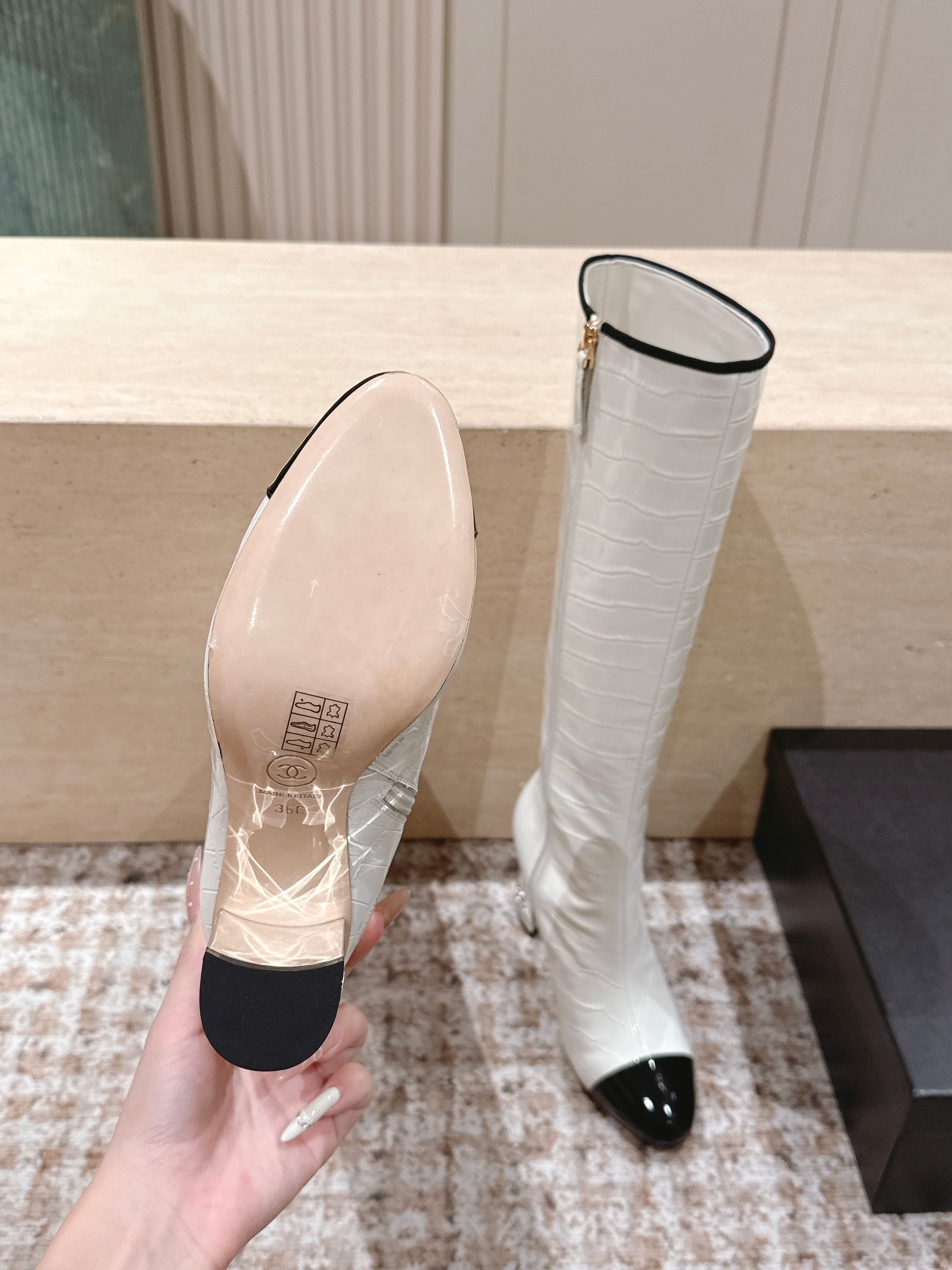 CC high-heeled boots white black patent calfskin 532834