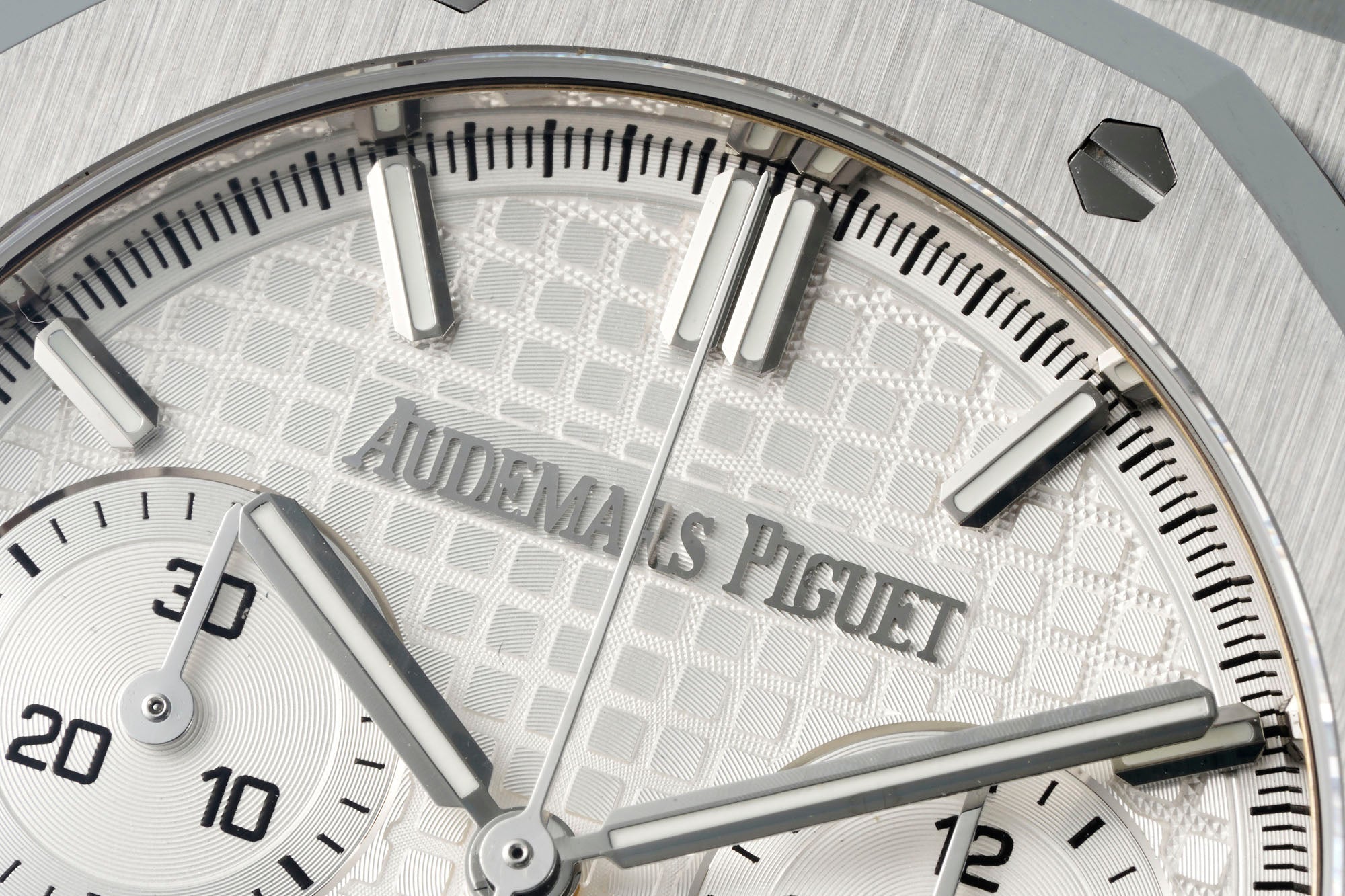 Audemars Piguet Royal Oak Chronograph 41mm Steel Case White Dial Rubber Strap