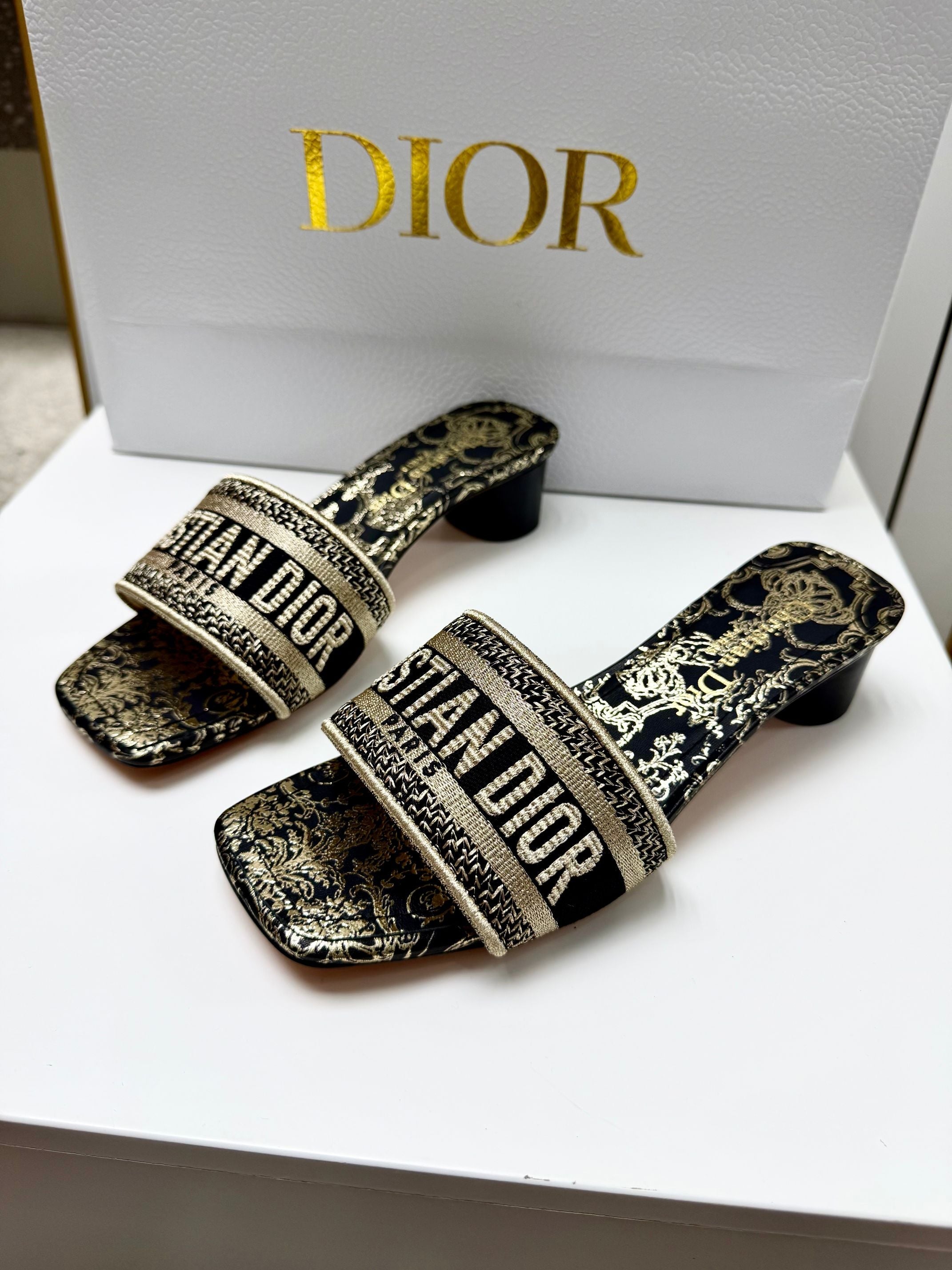 CD 26s Embroidered Sandals Black Gold Genuine Leather 683025