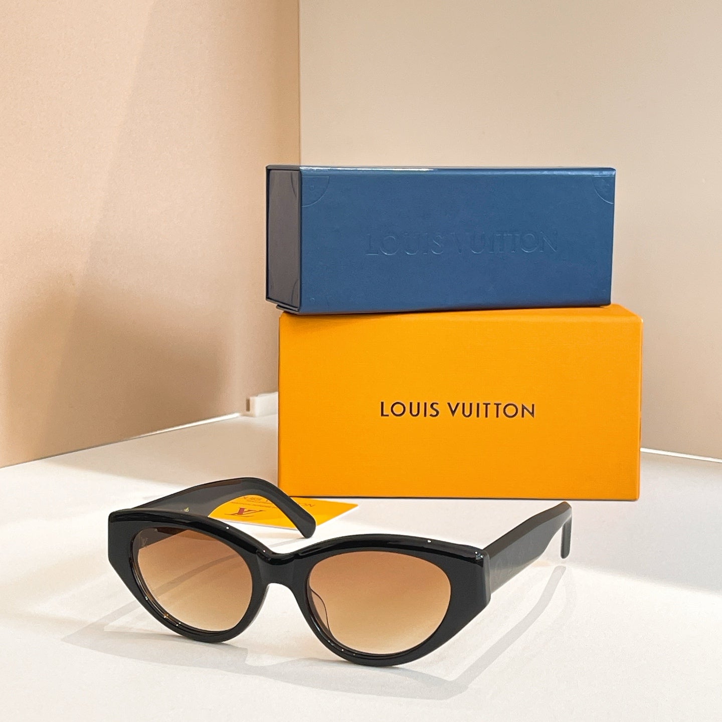 Louis Vuitton Sunglasses 647778