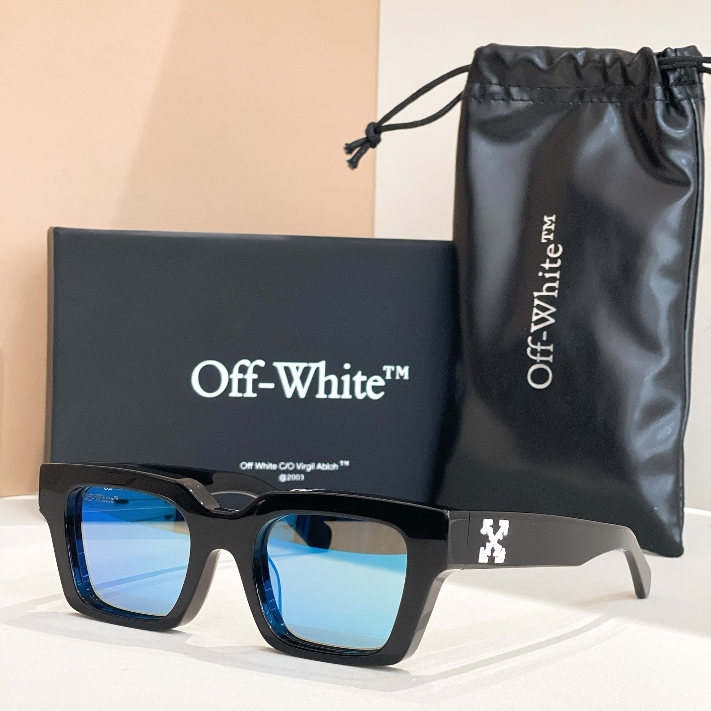 Off-white Sunglasses 666694