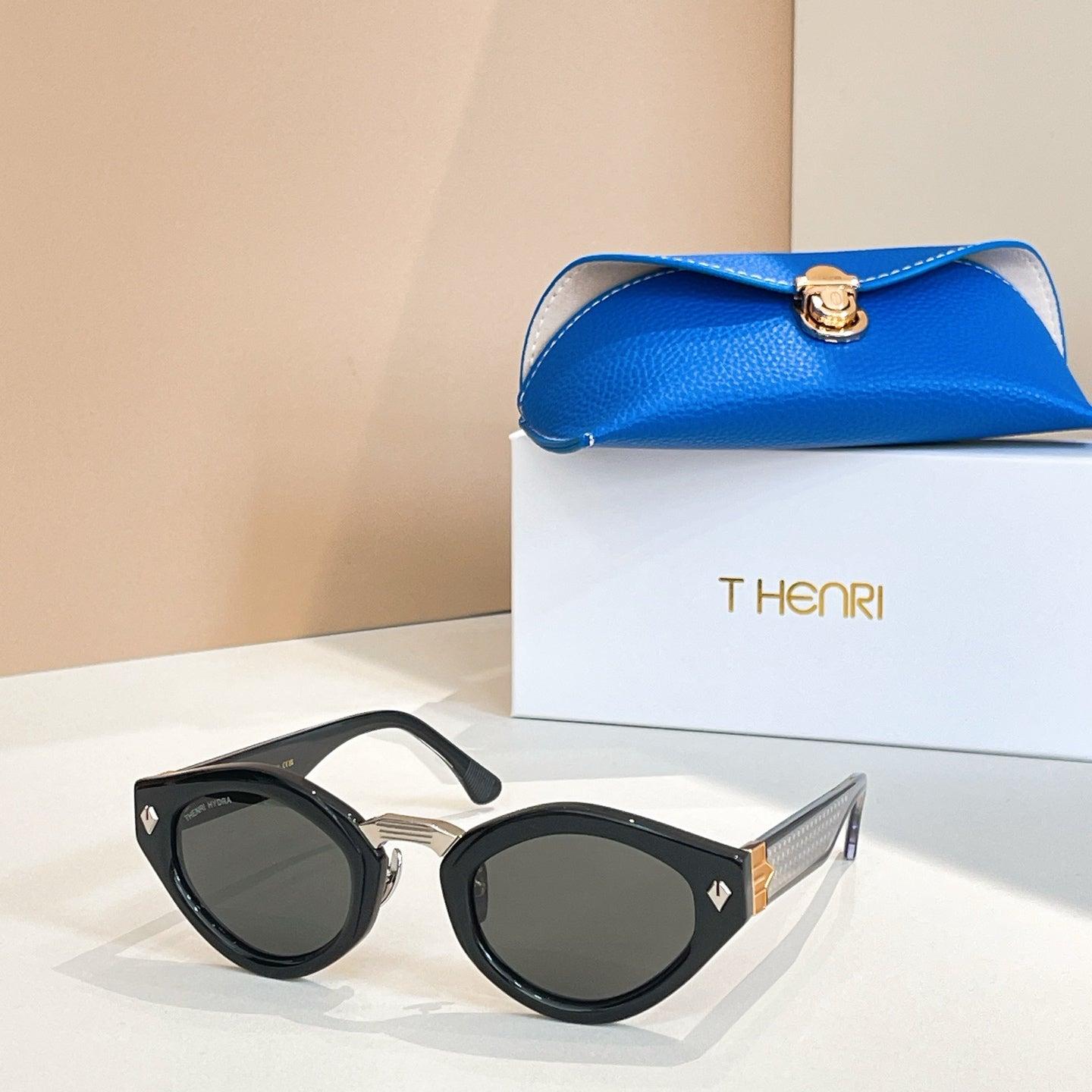 Thenri Sunglasses 719714