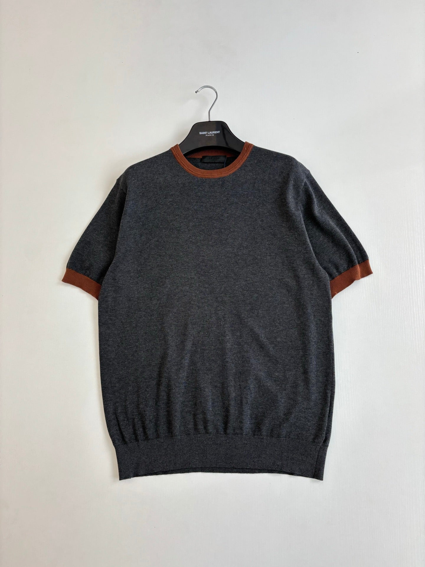 PRA 2026 Men's Short-Sleeve T-Shirt Dark Grey Caramel Knit Fabric