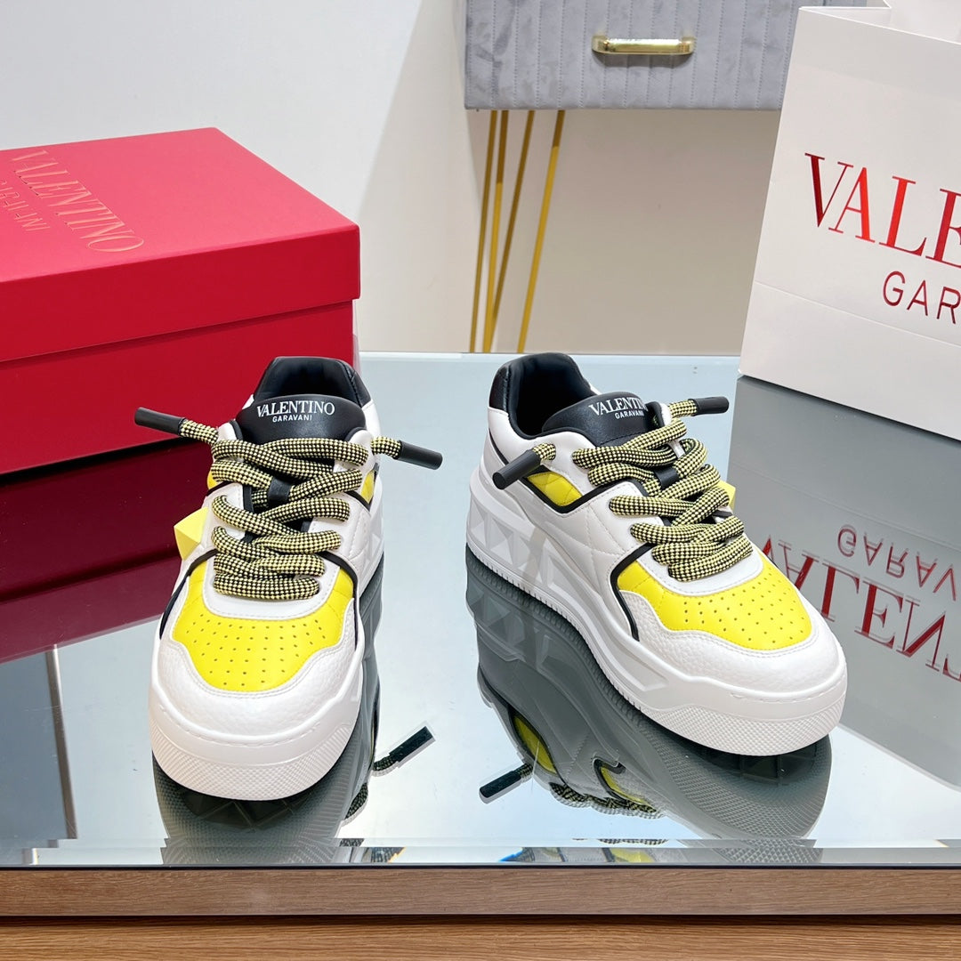 VT 2025 Garavani Sneakers White Black Yellow Cowhide 546976