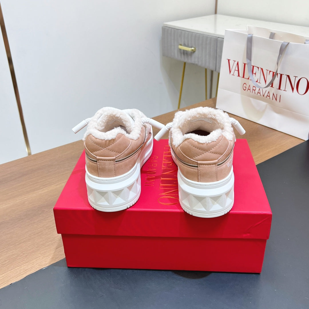 VT 2025 Garavani Sneakers Light Pink Suede Wool Leather 546983