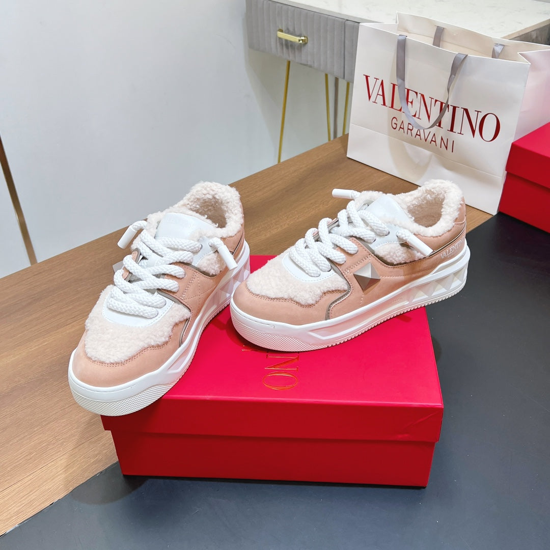 VT 2025 Garavani Sneakers Light Pink Suede Wool Leather 546983