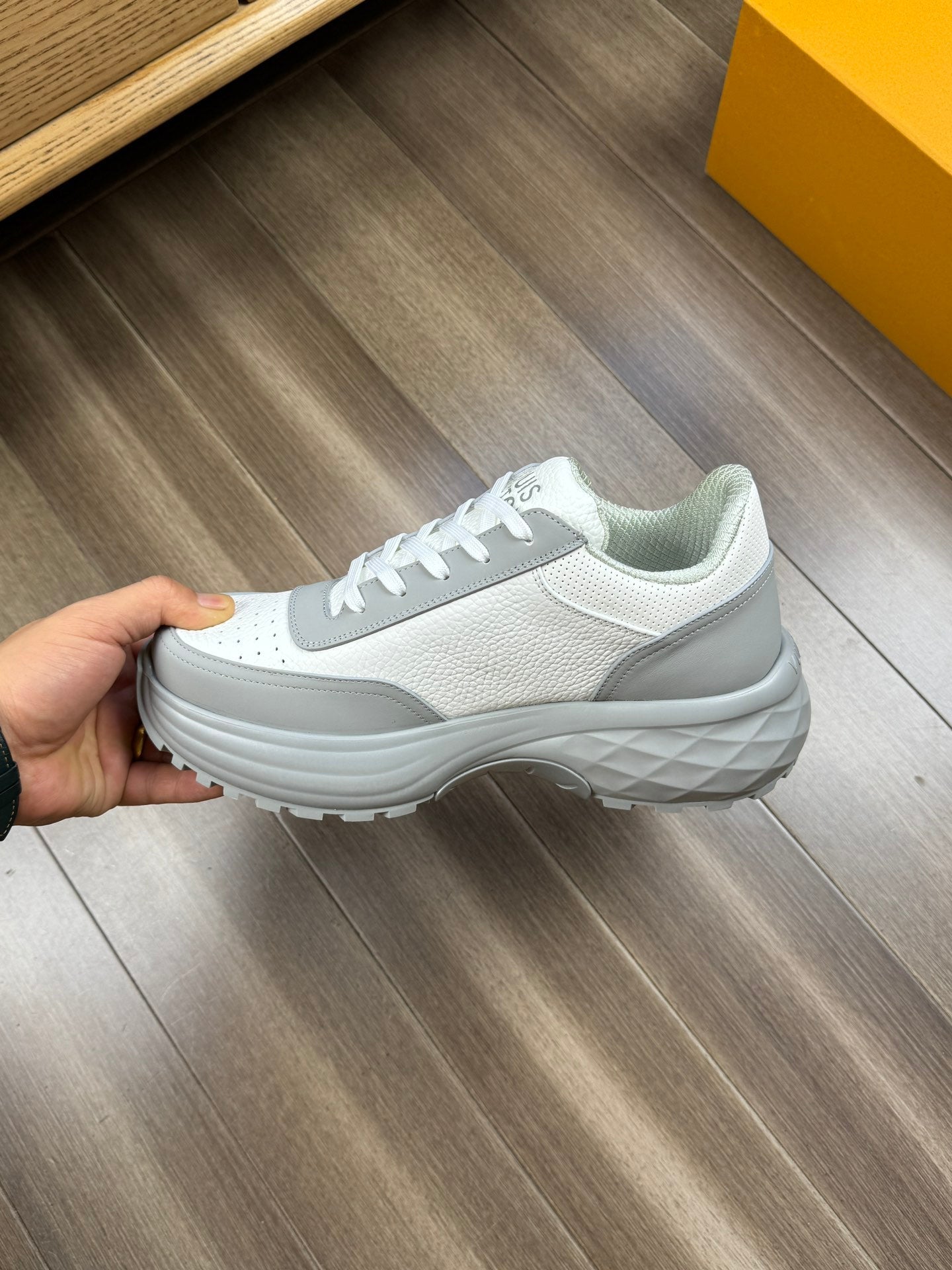 LV SPORT SNEAKER IN WHITE MIX GREY CALFSKIN WITH LOGO