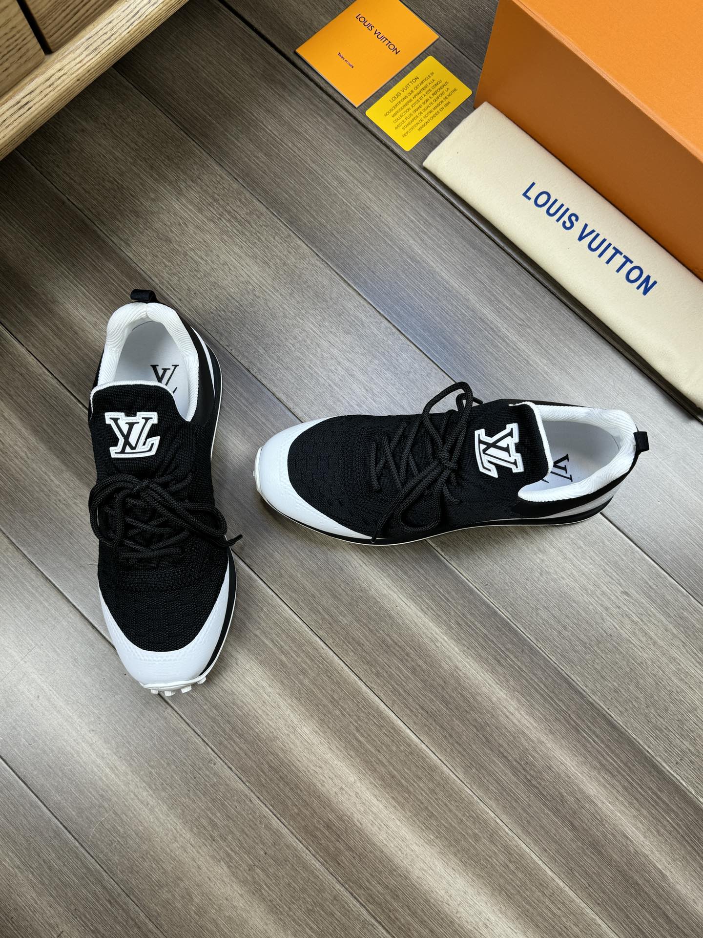 LV SNEAKERS IN BLACK MESH BREATHABLE FABRIC AND WHITE CALFSKIN