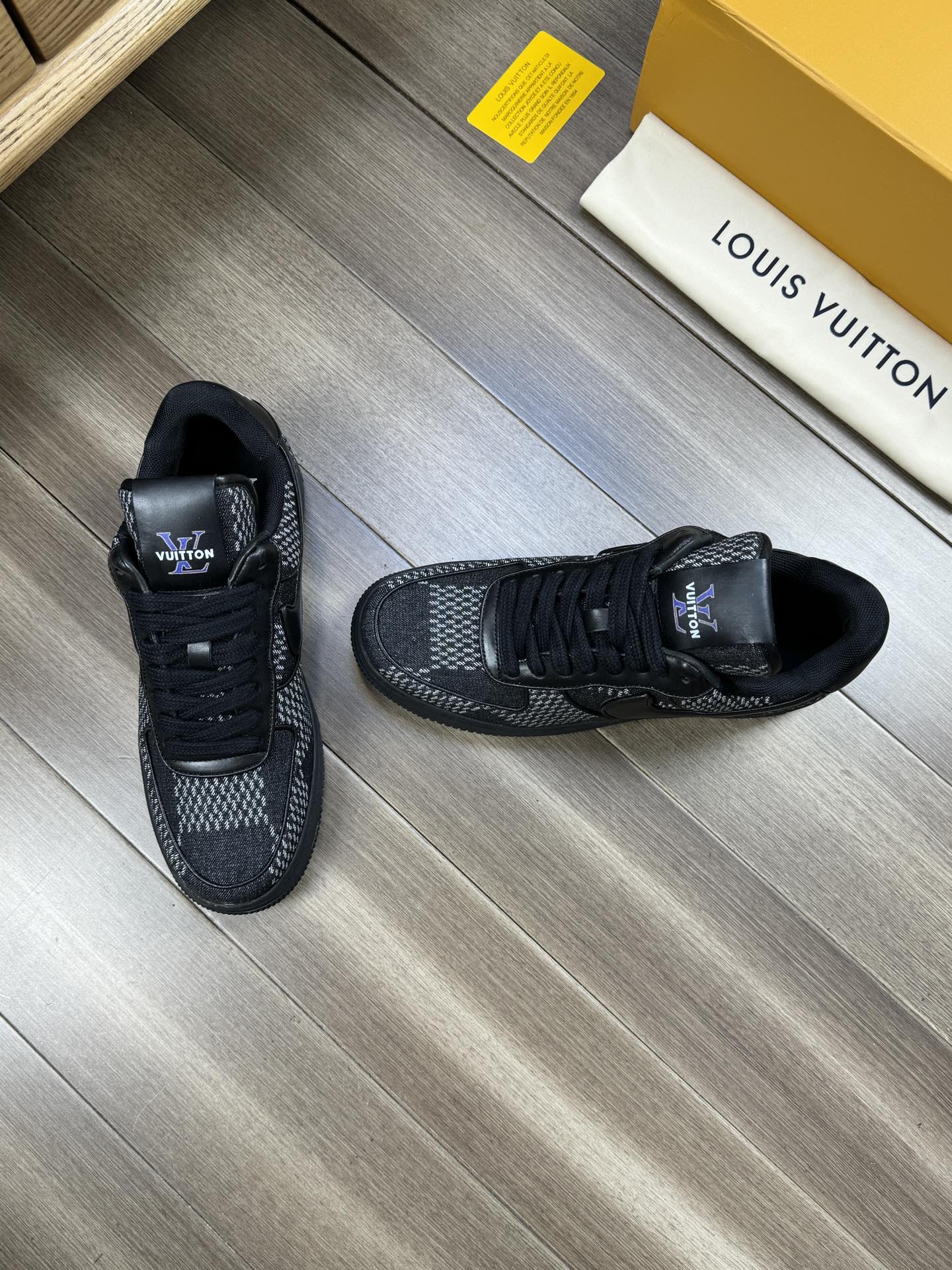 LV SNEAKER BLACK MIX WHITE CANVAS