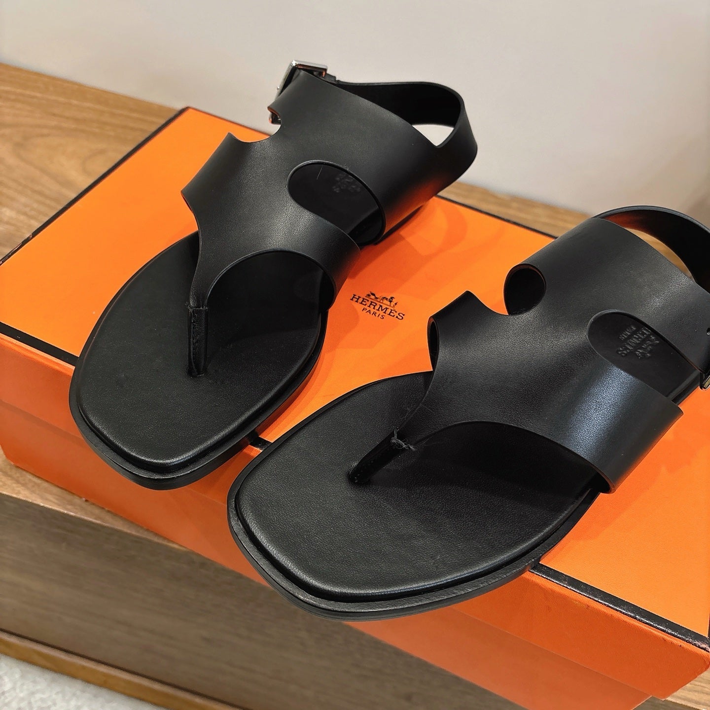 HM 26ss Thong Sandal Black Calfskin 638406