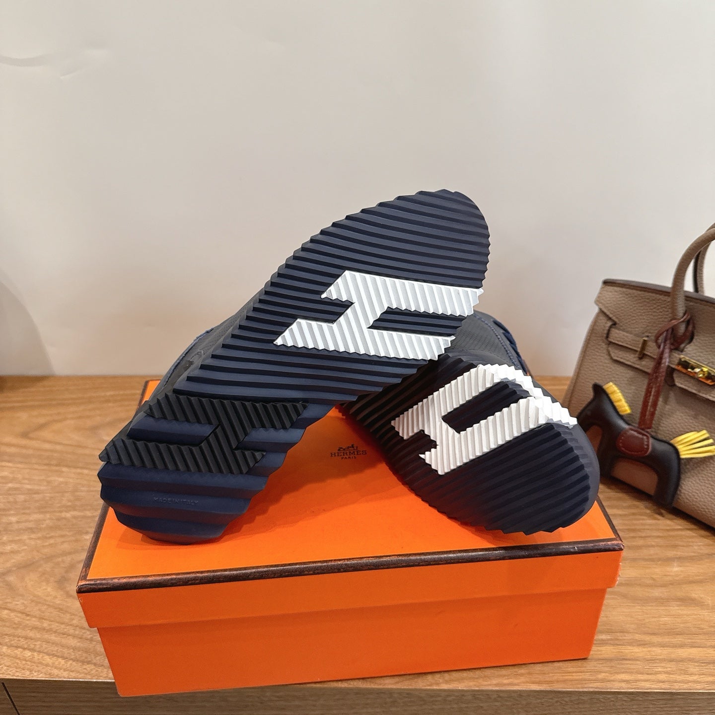 HM 26ss Sneakers Navy Blue Leather 638576