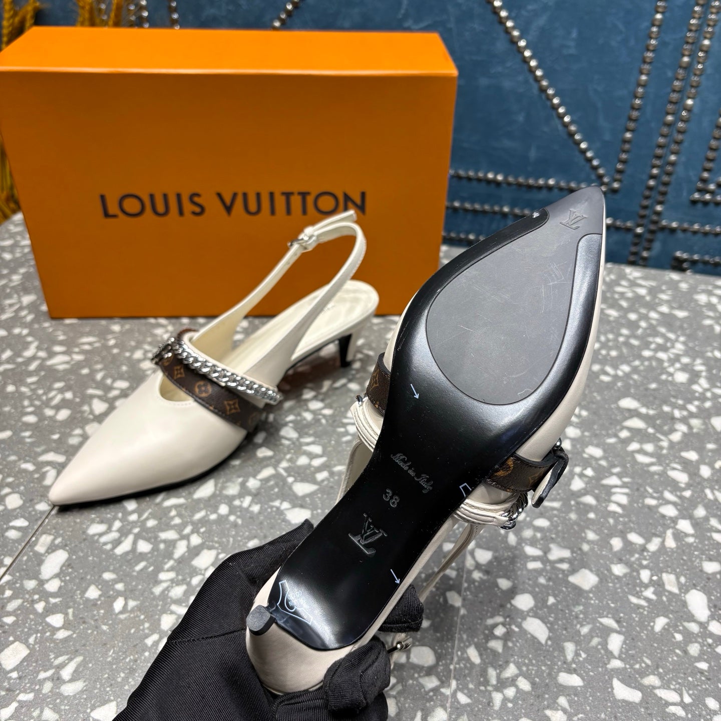 LV 26ss Slingback 45 White Cowhide 628434