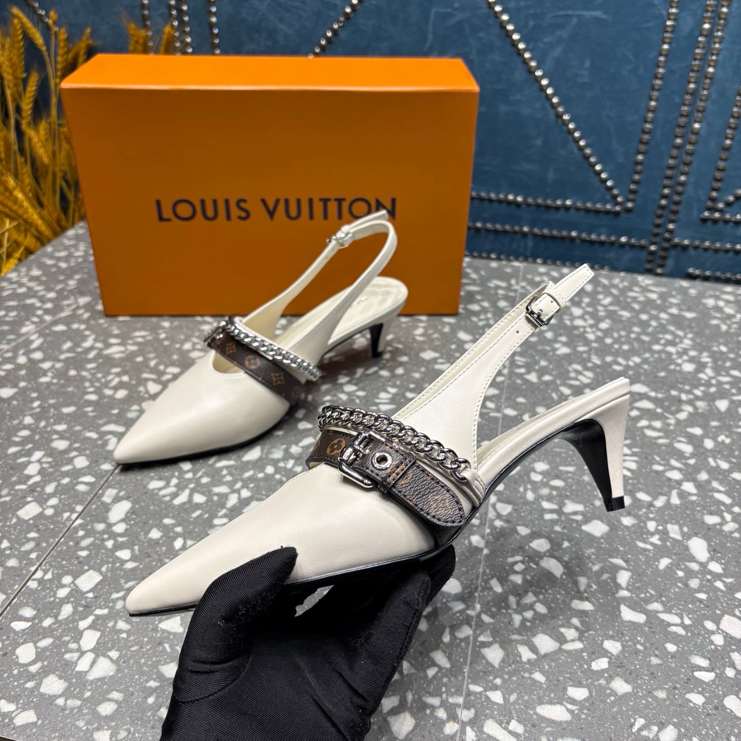 LV 26ss Slingback 45 White Cowhide 628434