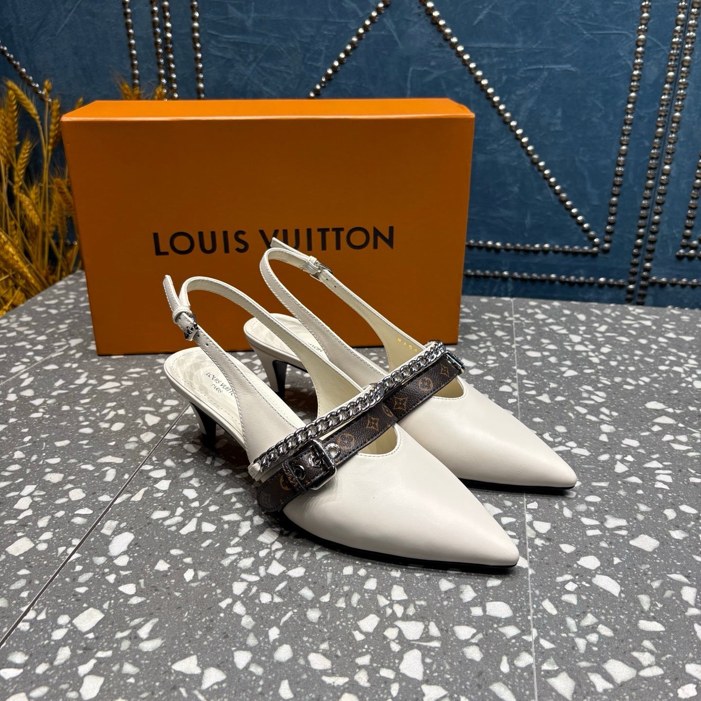 LV 26ss Slingback 45 White Cowhide 628434