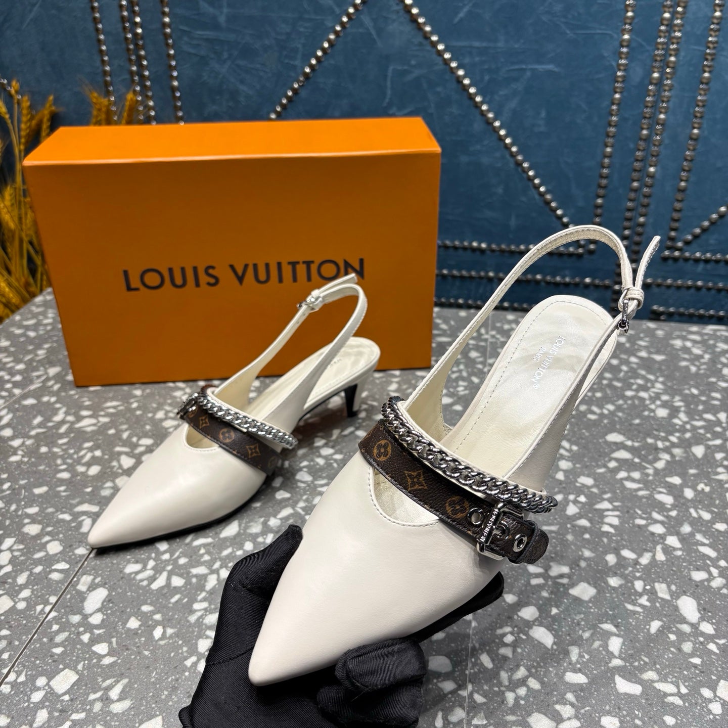 LV 26ss Slingback 45 White Cowhide 628434