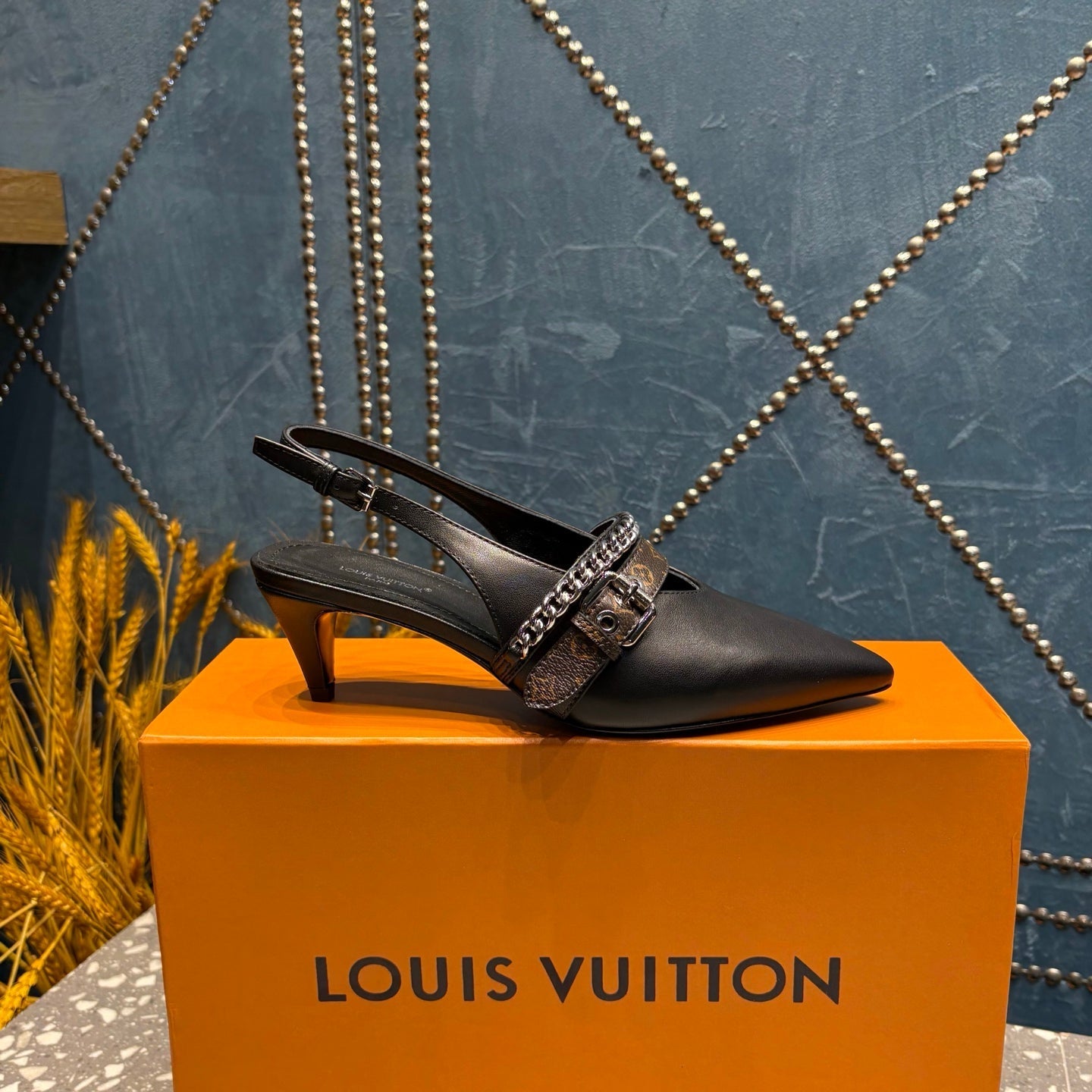 LV 26ss Slingback 45 Black Cowhide 628435