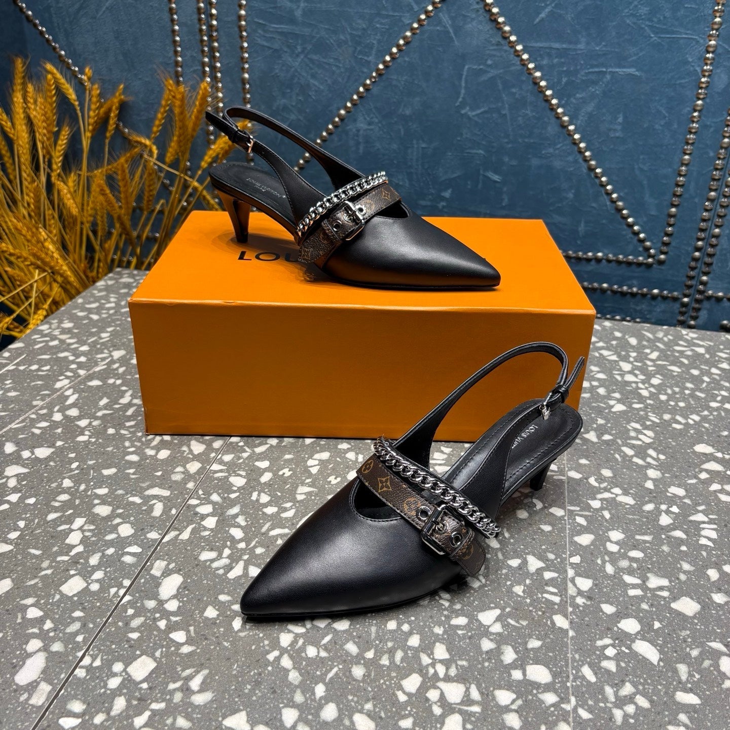 LV 26ss Slingback 45 Black Cowhide 628435